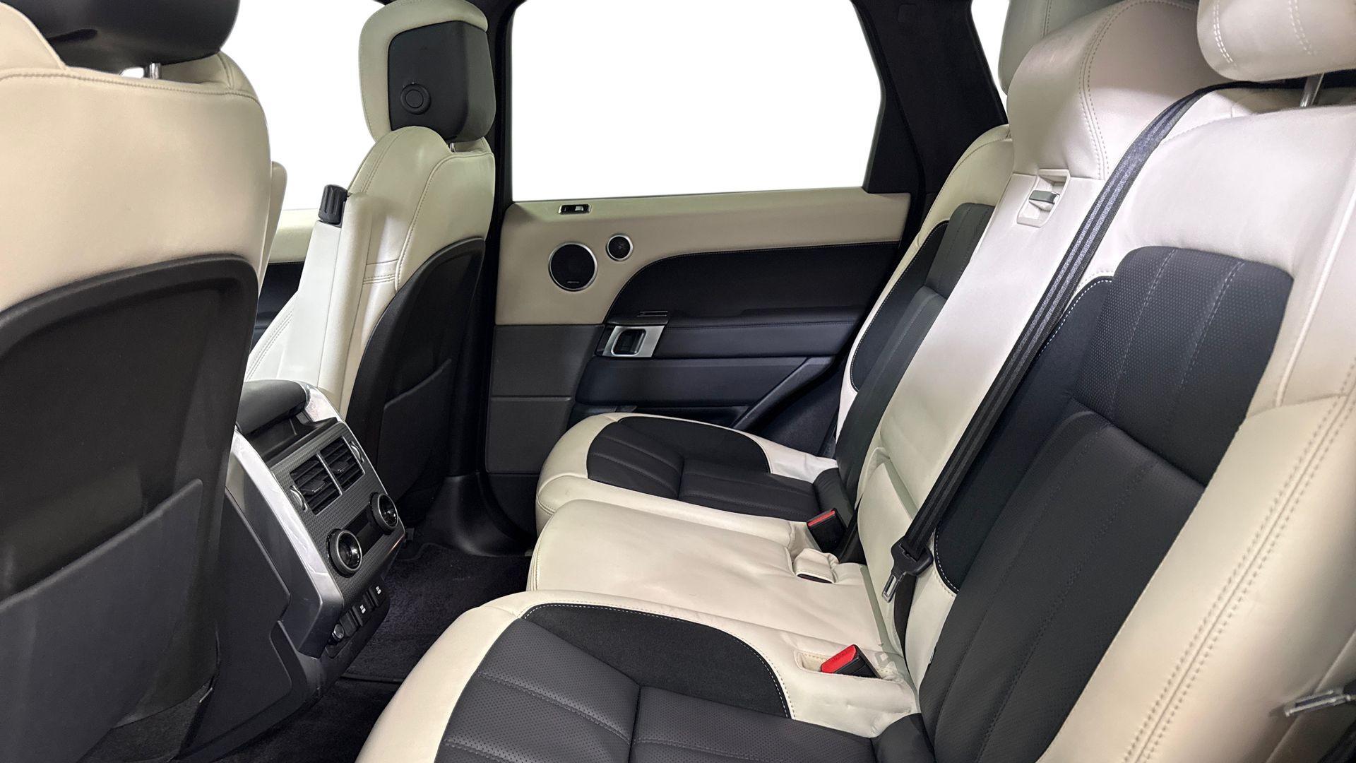 Land Rover Range Rover Sport view 4
