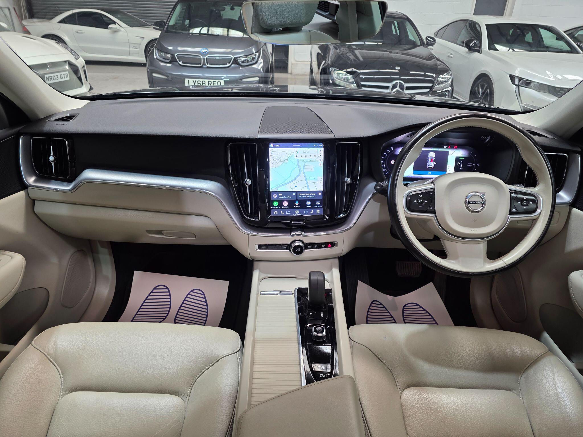 Volvo XC60 view 5