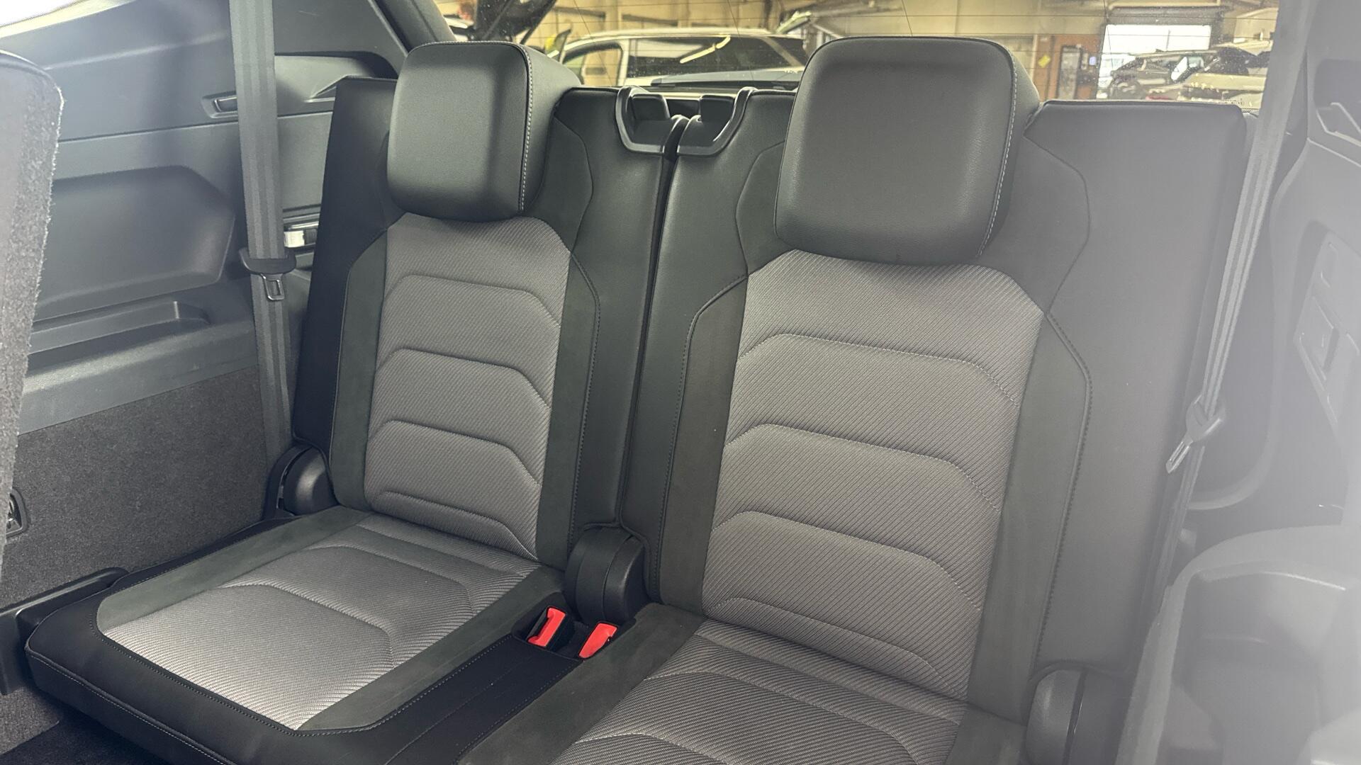 Volkswagen Tiguan Allspace view 16