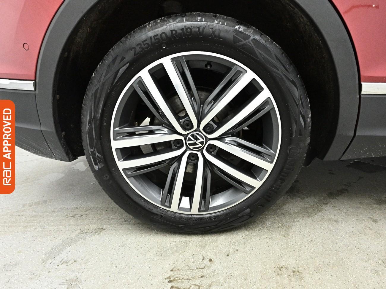 Volkswagen Tiguan view 14