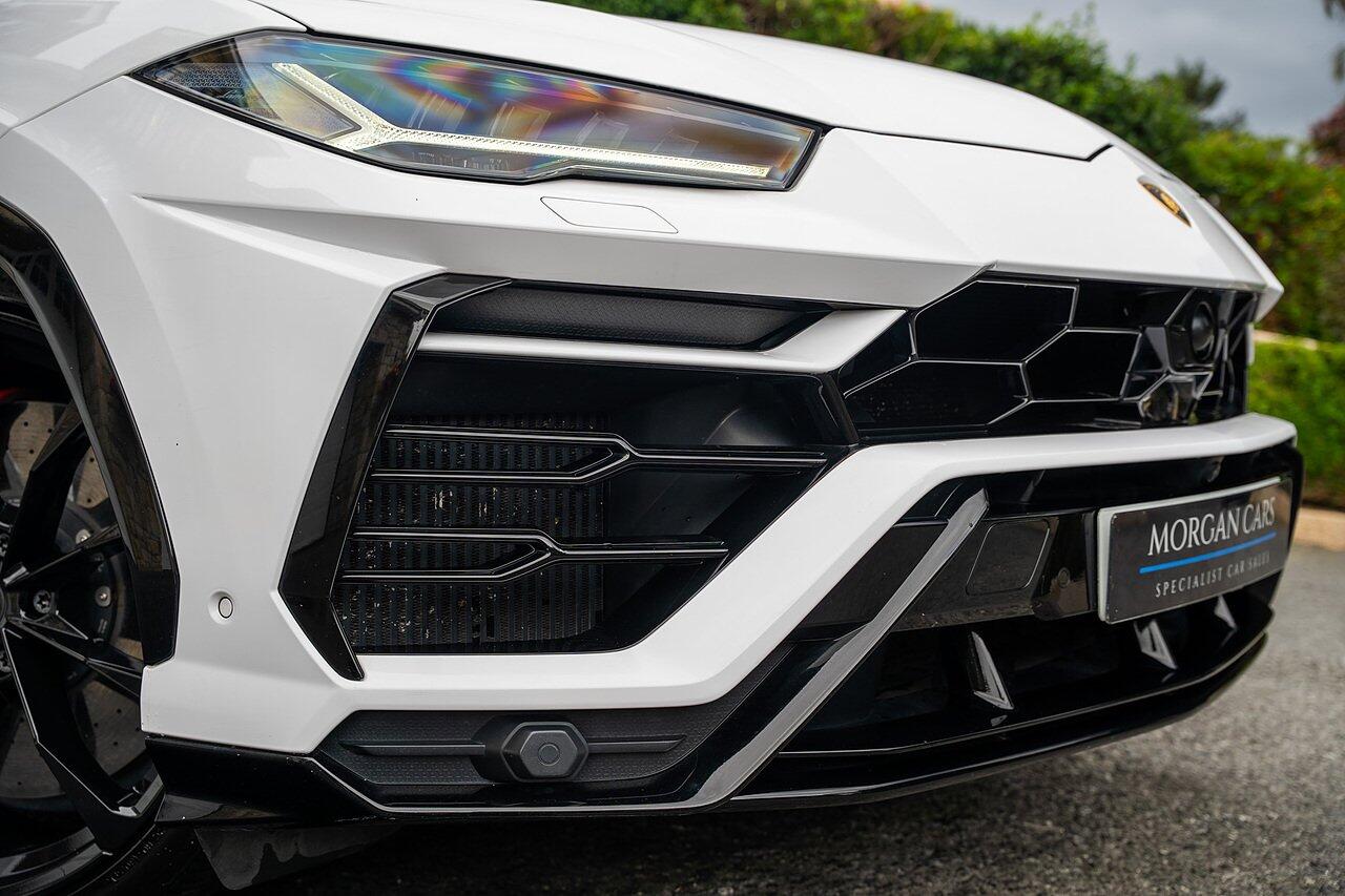 Lamborghini Urus view 26