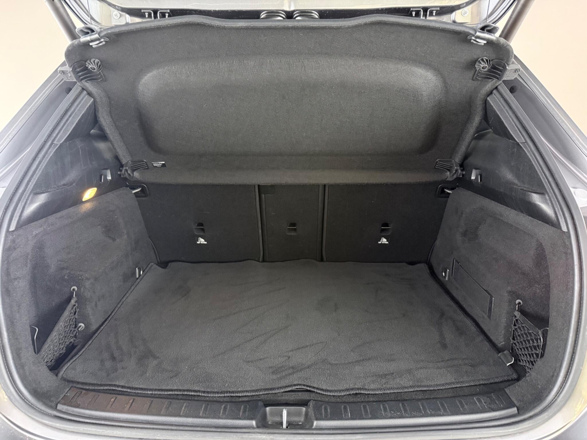 Mercedes-Benz Gla view 10
