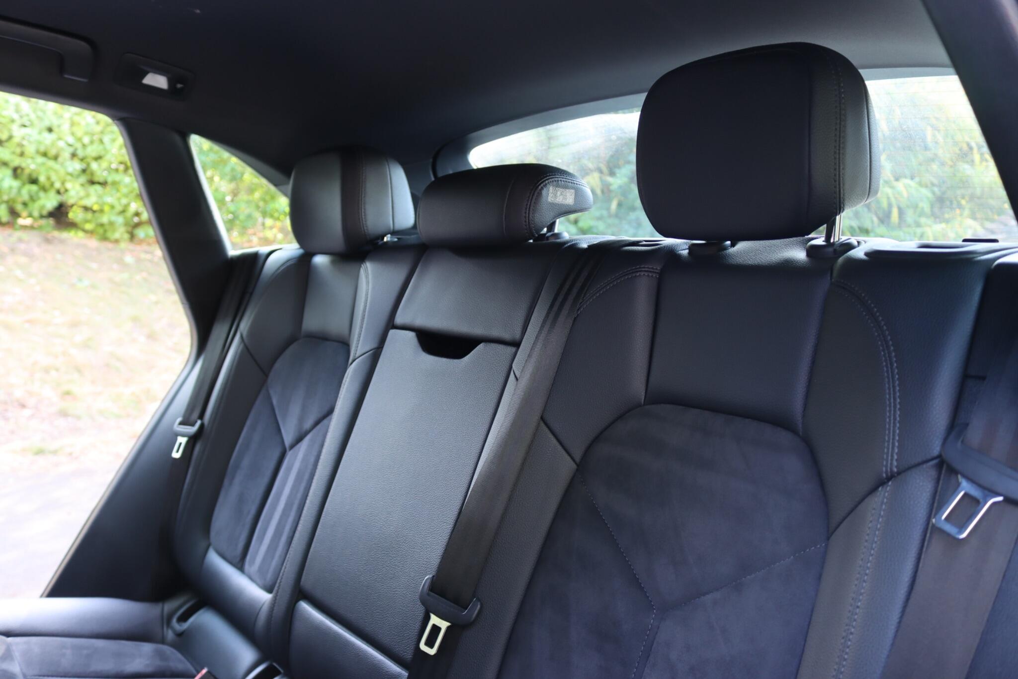 Porsche Macan view 38