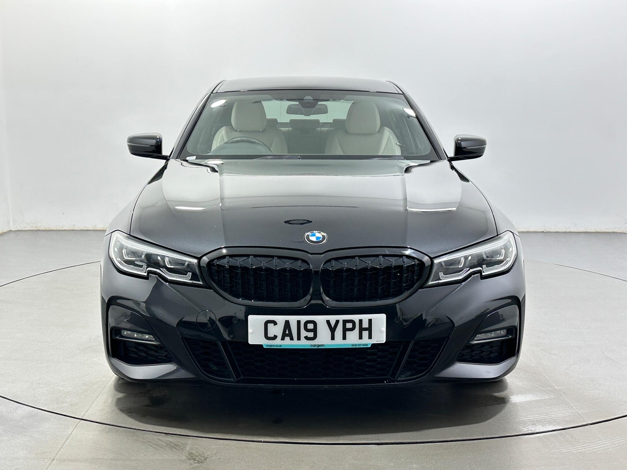 BMW 3 Series view 3