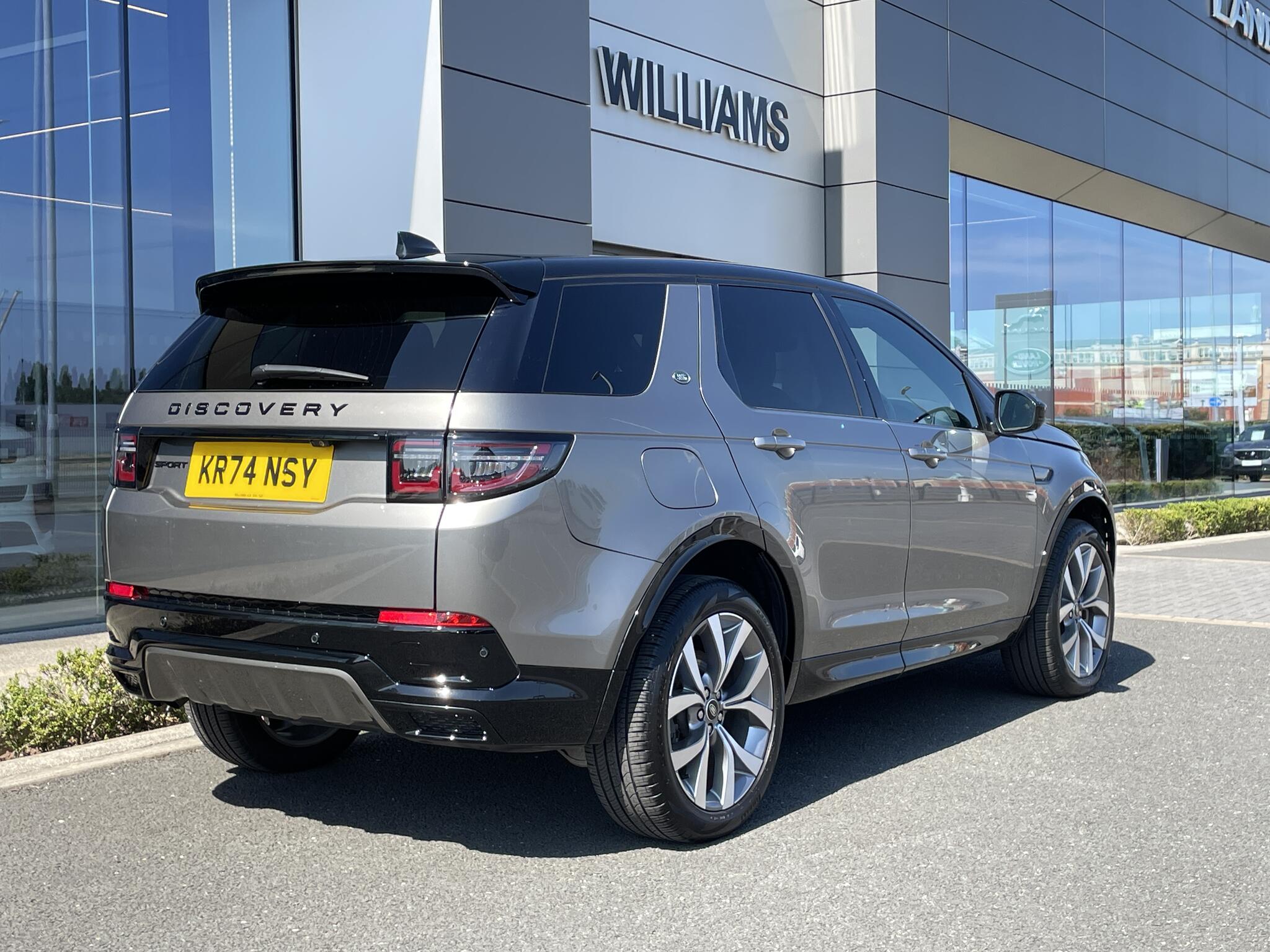 Land Rover Discovery Sport view 58