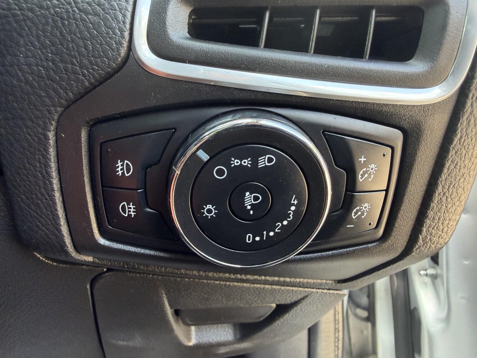 Ford Focus view 26