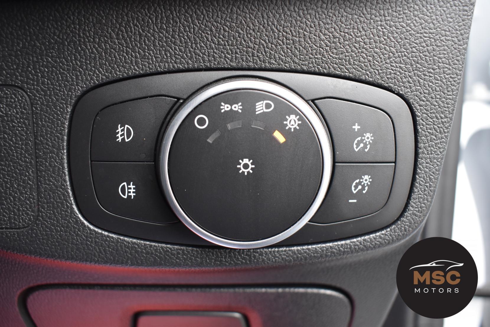 Ford Focus view 31