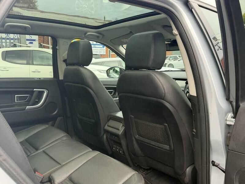 Land Rover Discovery Sport view 55