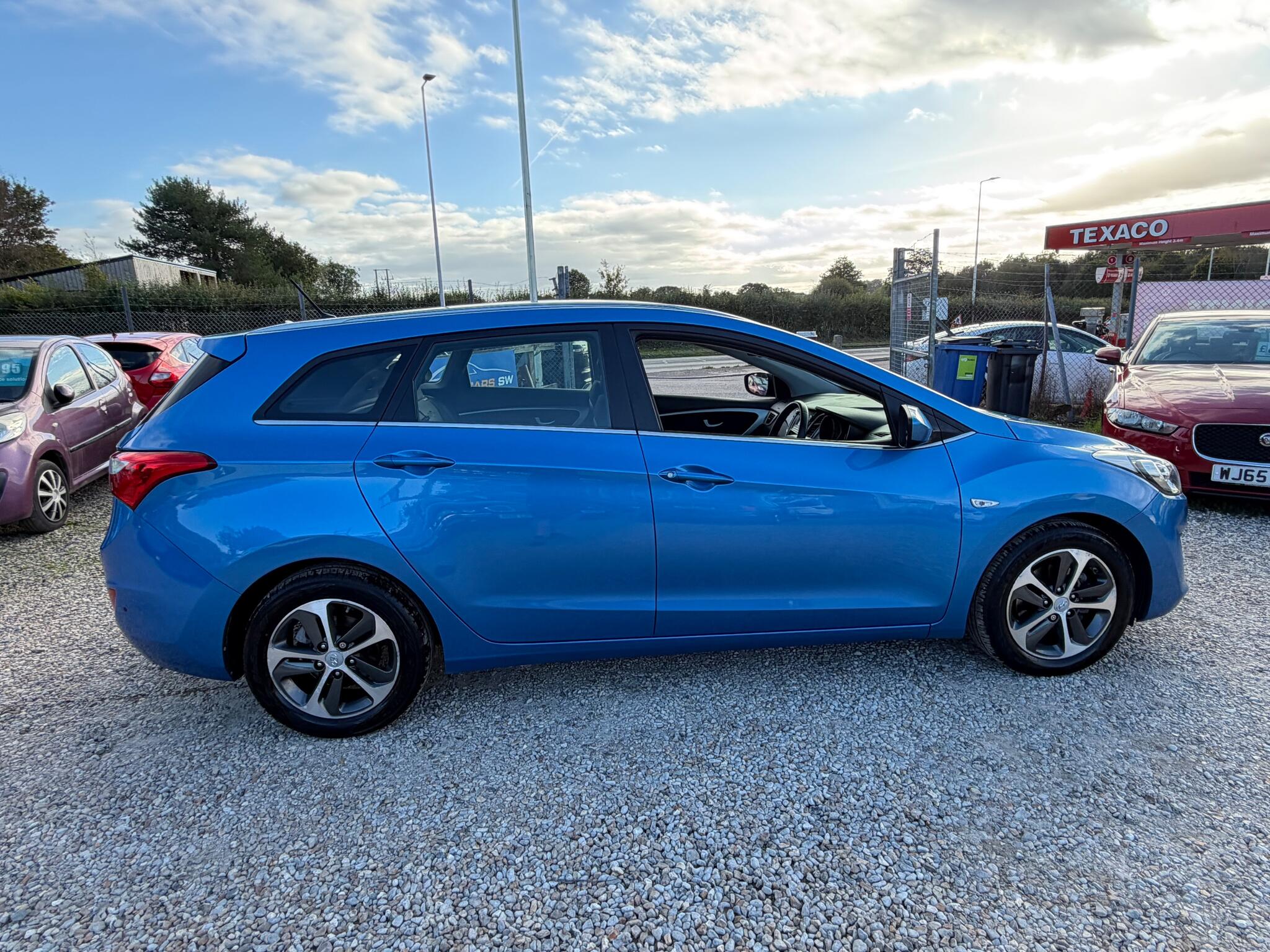 Hyundai i30 view 9