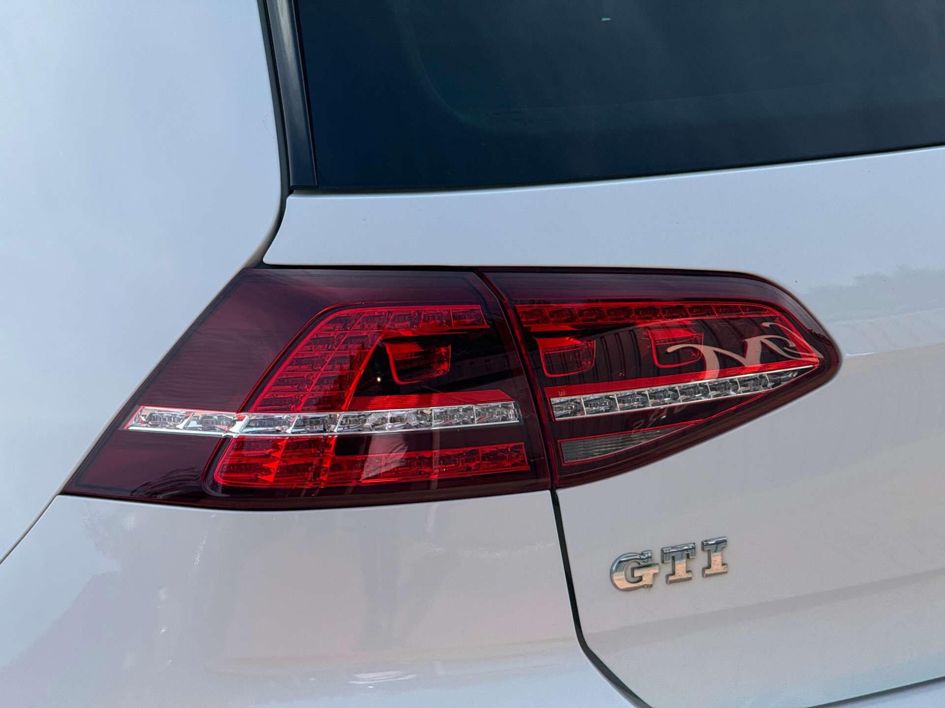 Volkswagen Golf view 30