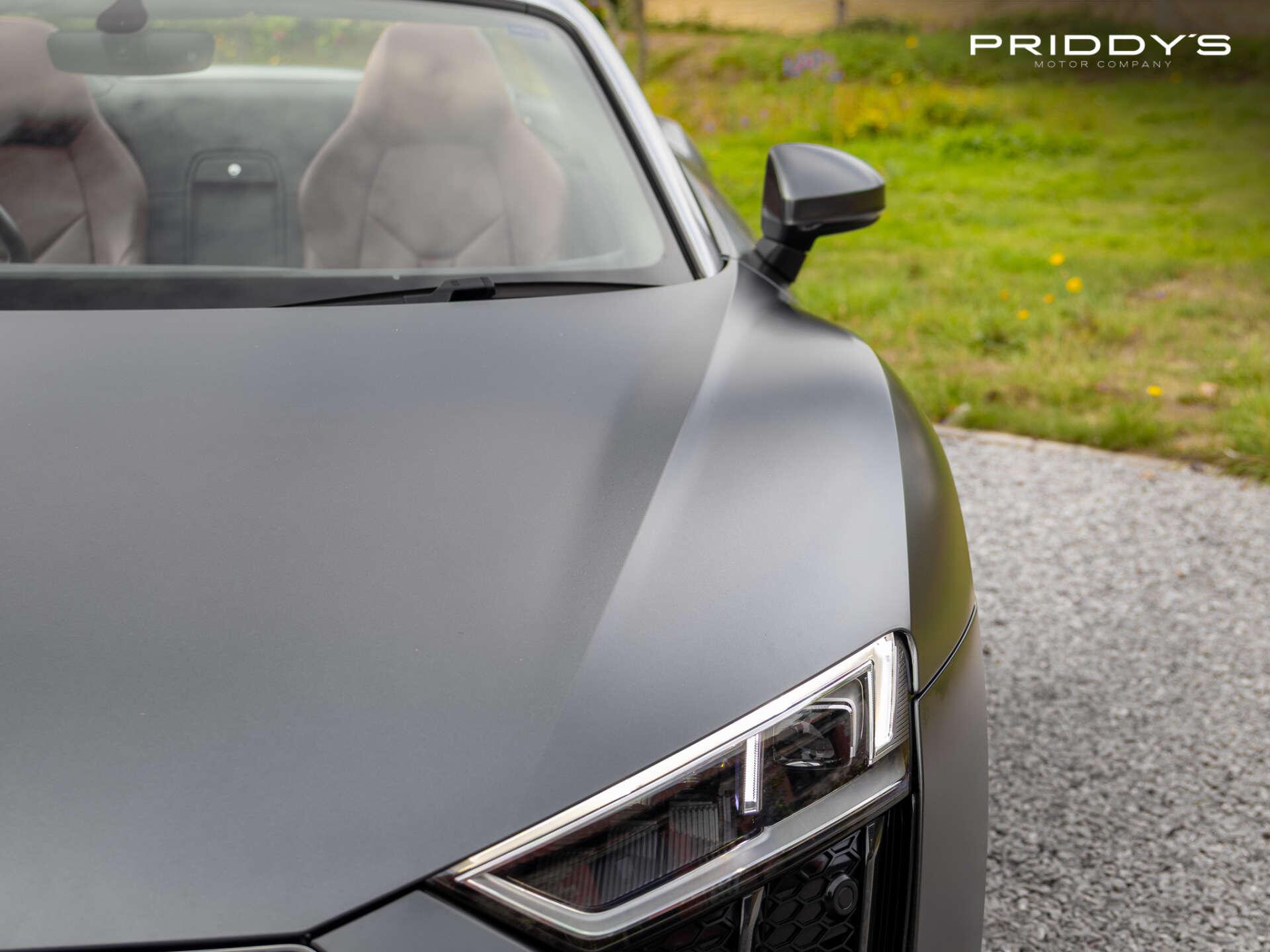 Audi R8 view 25