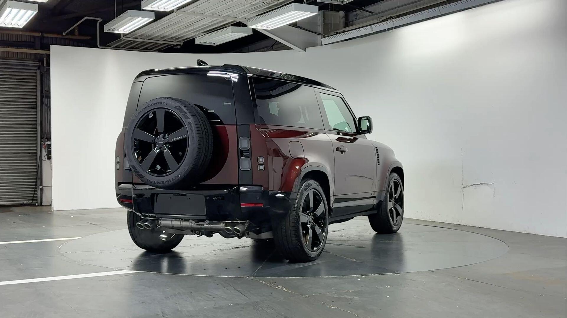 Land Rover Defender view 28