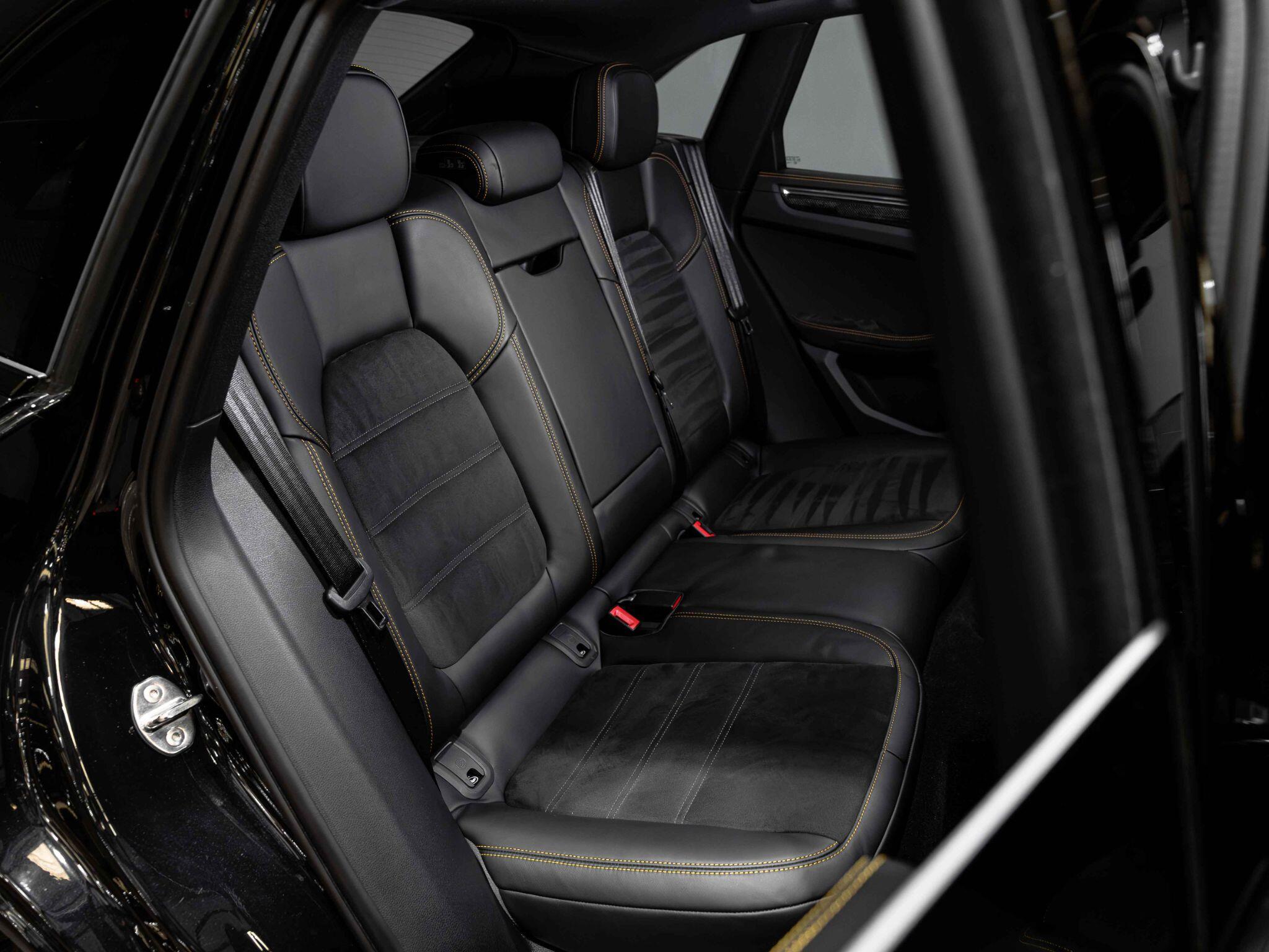 Porsche Macan view 29