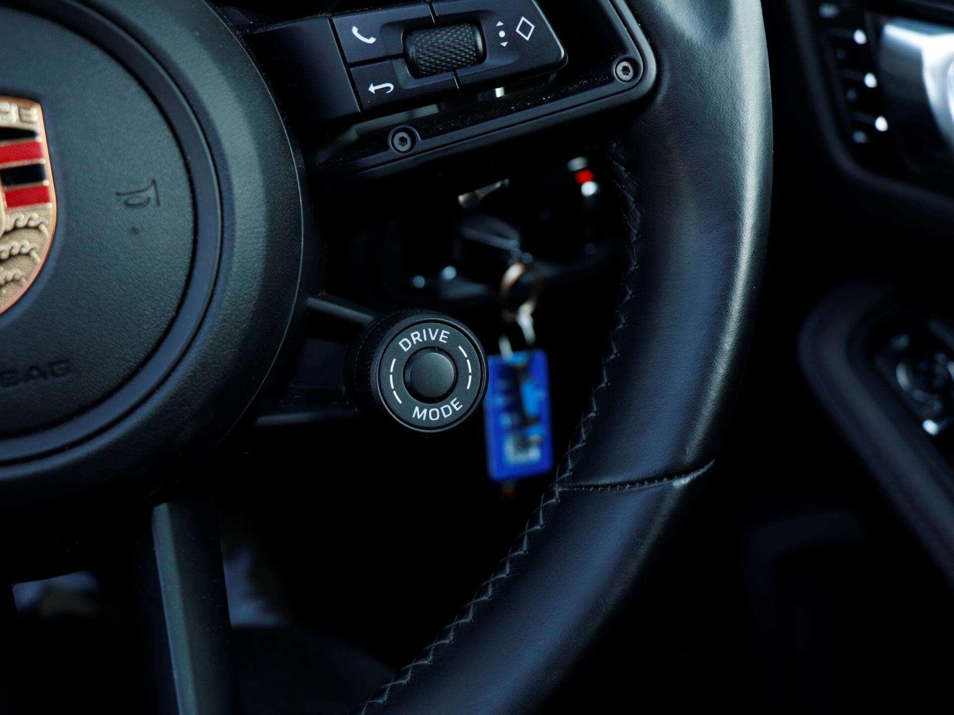 Porsche Macan view 21