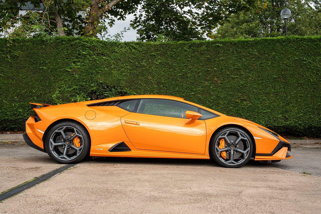 Lamborghini Huracan view 3