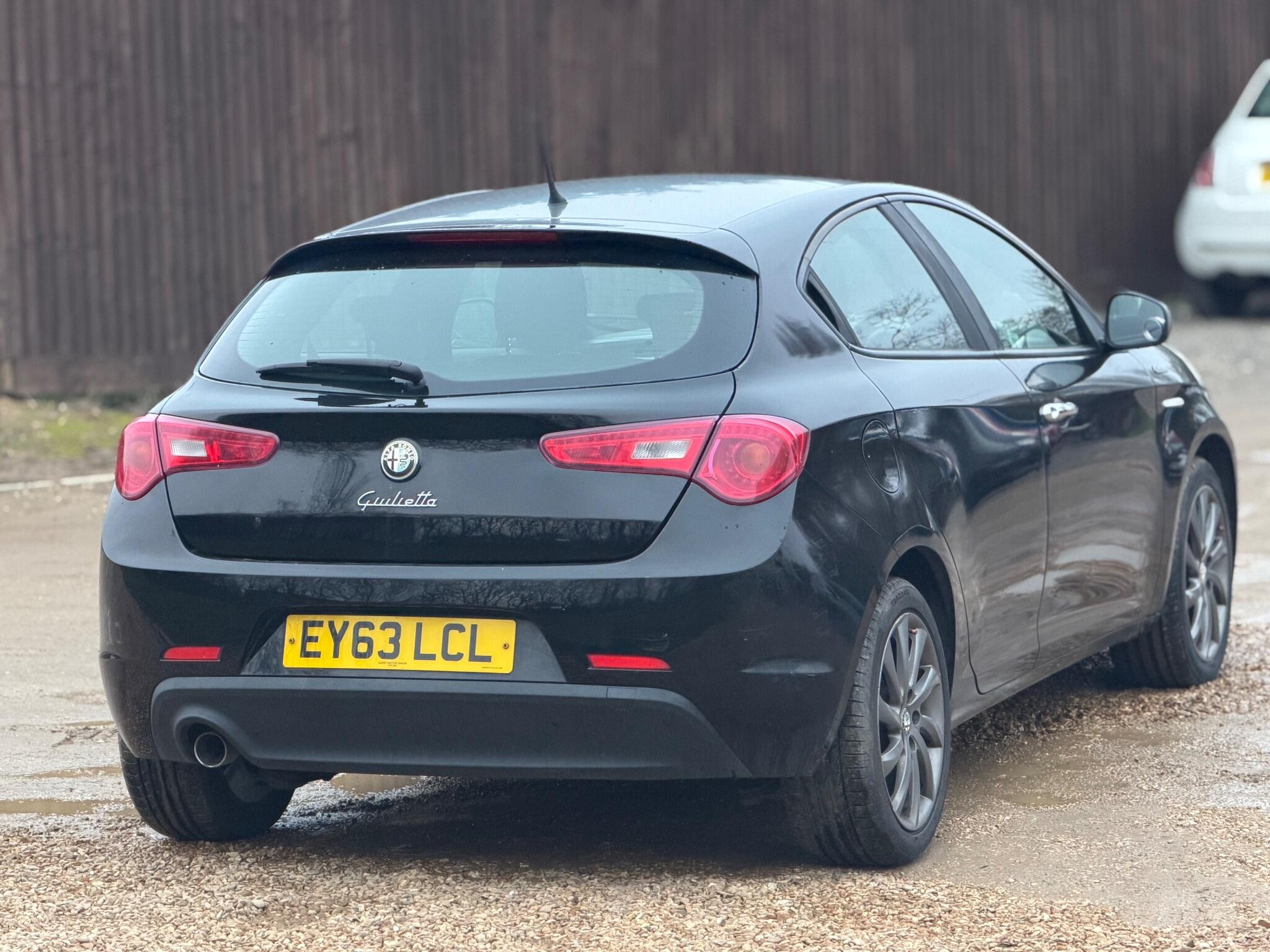 2013 Alfa Romeo Giulietta 1.6 JTDM-2 Collezione Euro 5 (s/s) 5dr image 11
