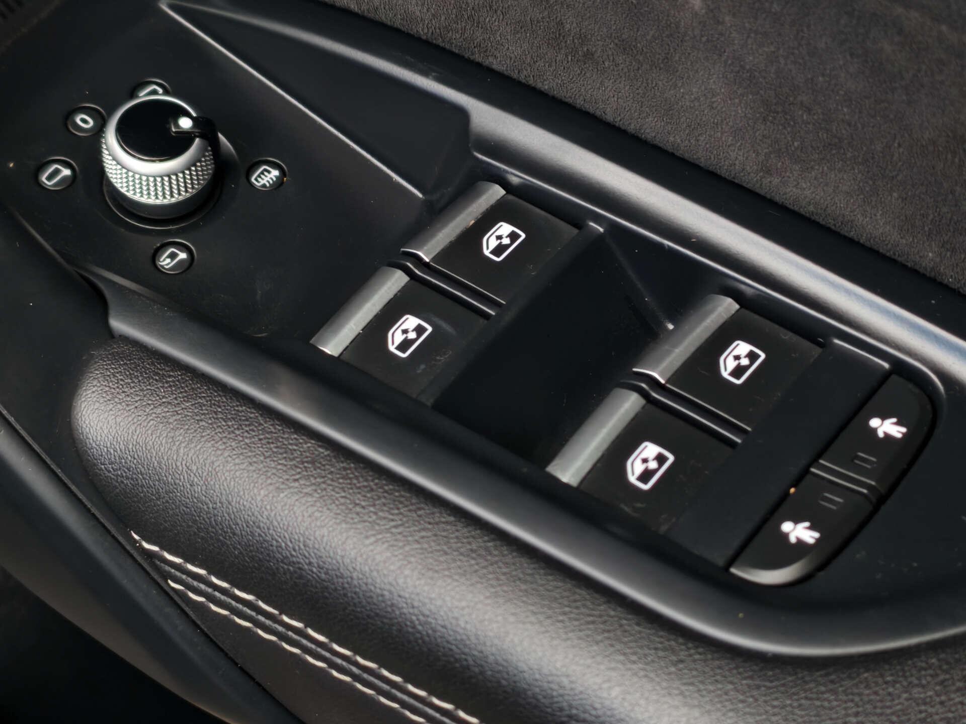 Audi SQ5 view 33