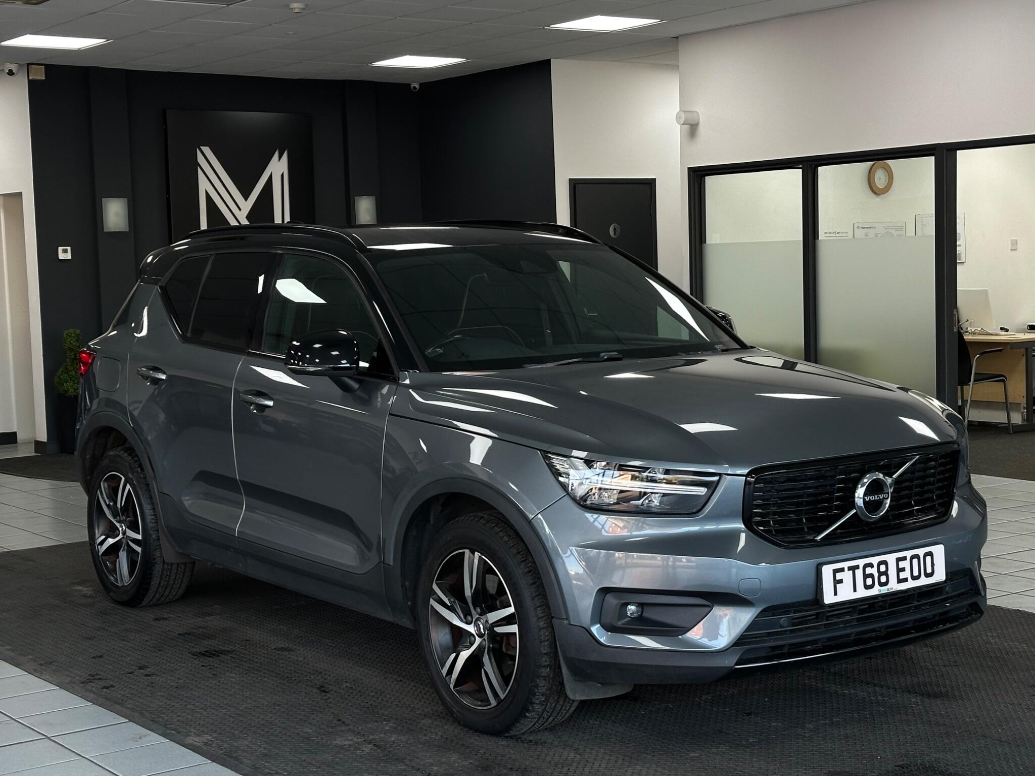 Volvo XC40 main image