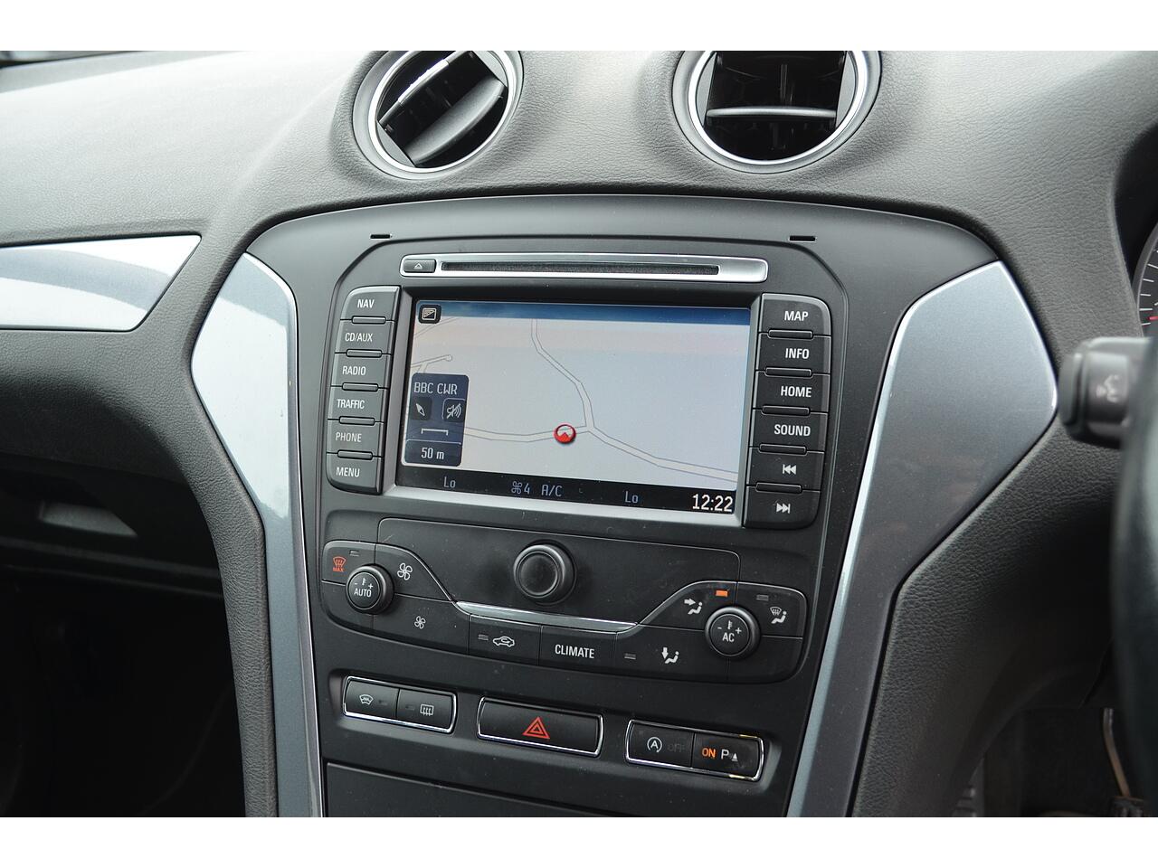 Ford Mondeo view 15