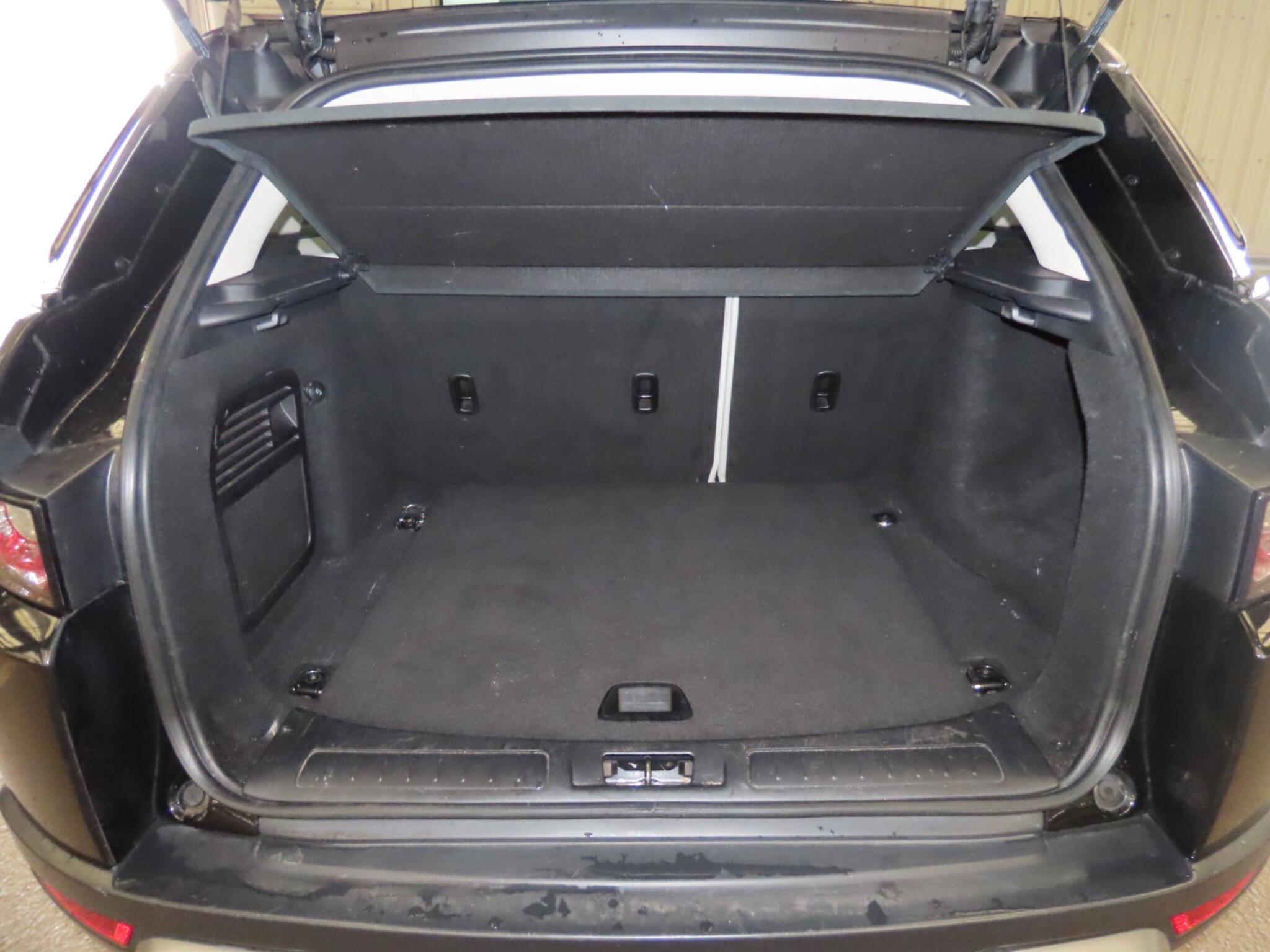 Land Rover Range Rover Evoque view 11