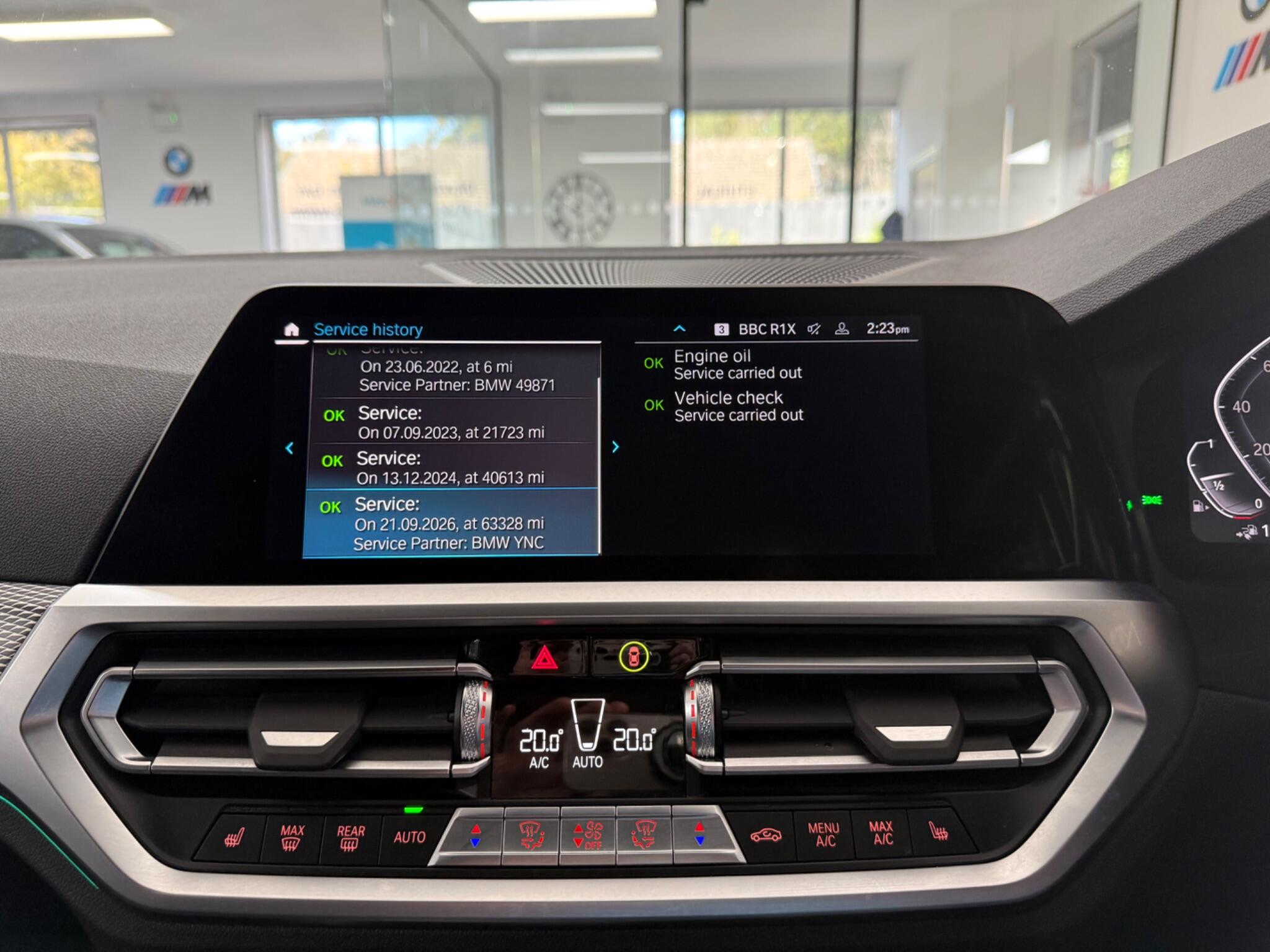 BMW 3 Series view 14