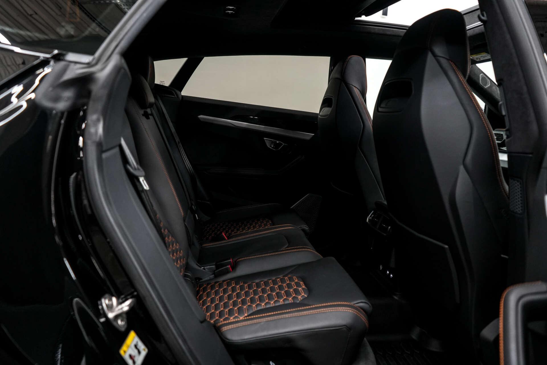 Lamborghini Urus view 39