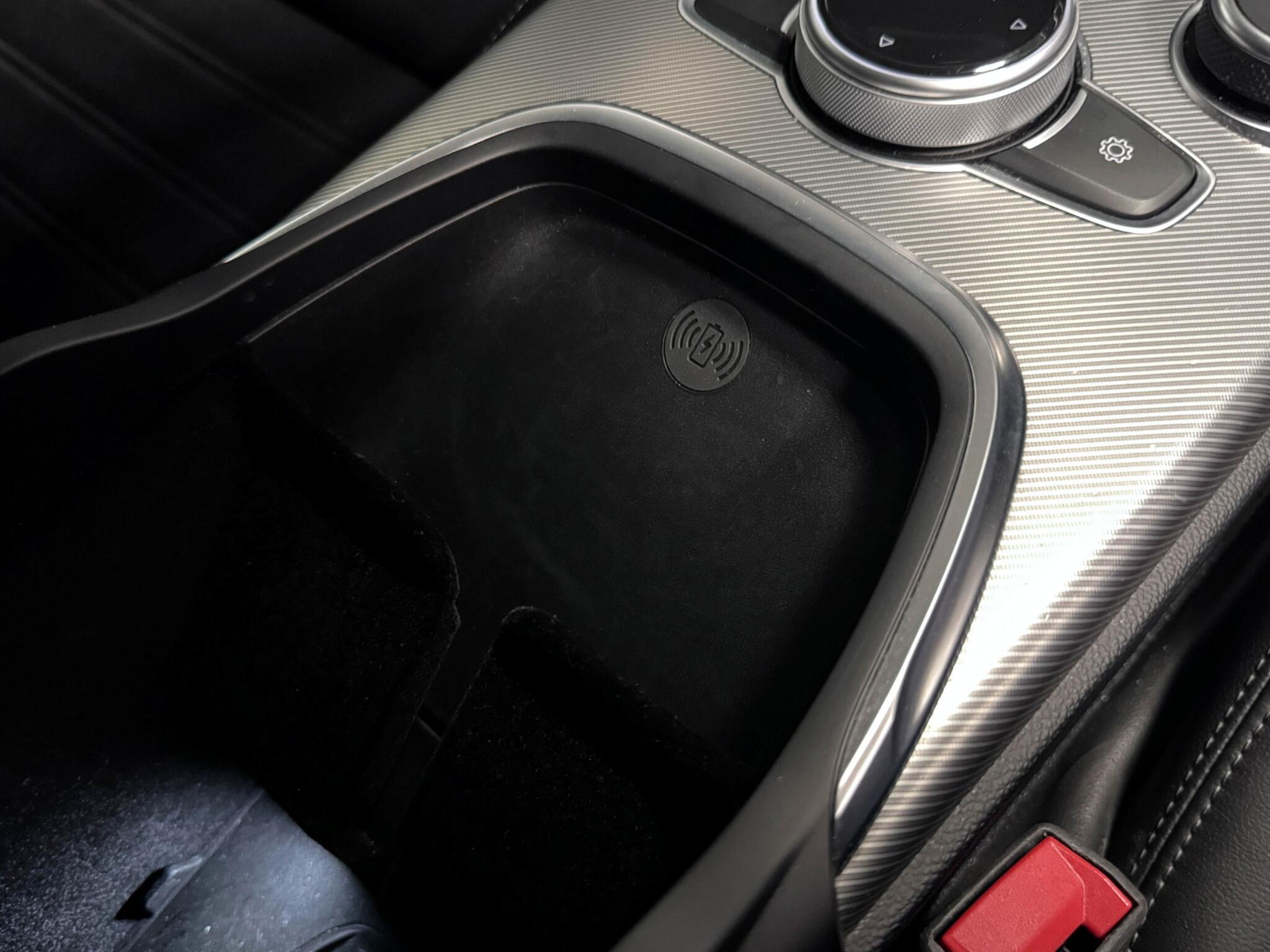 Alfa Romeo Stelvio view 37
