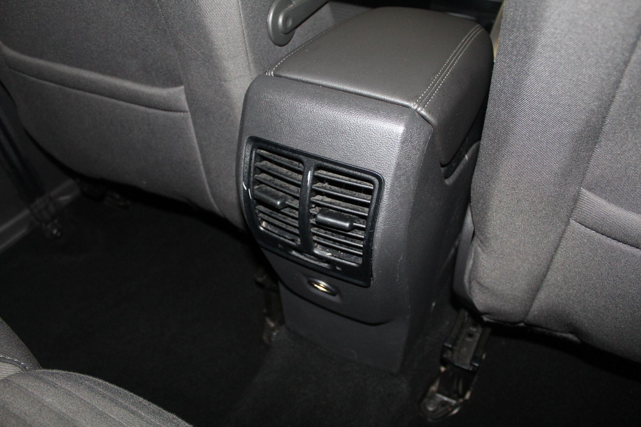 Ford C-Max view 52