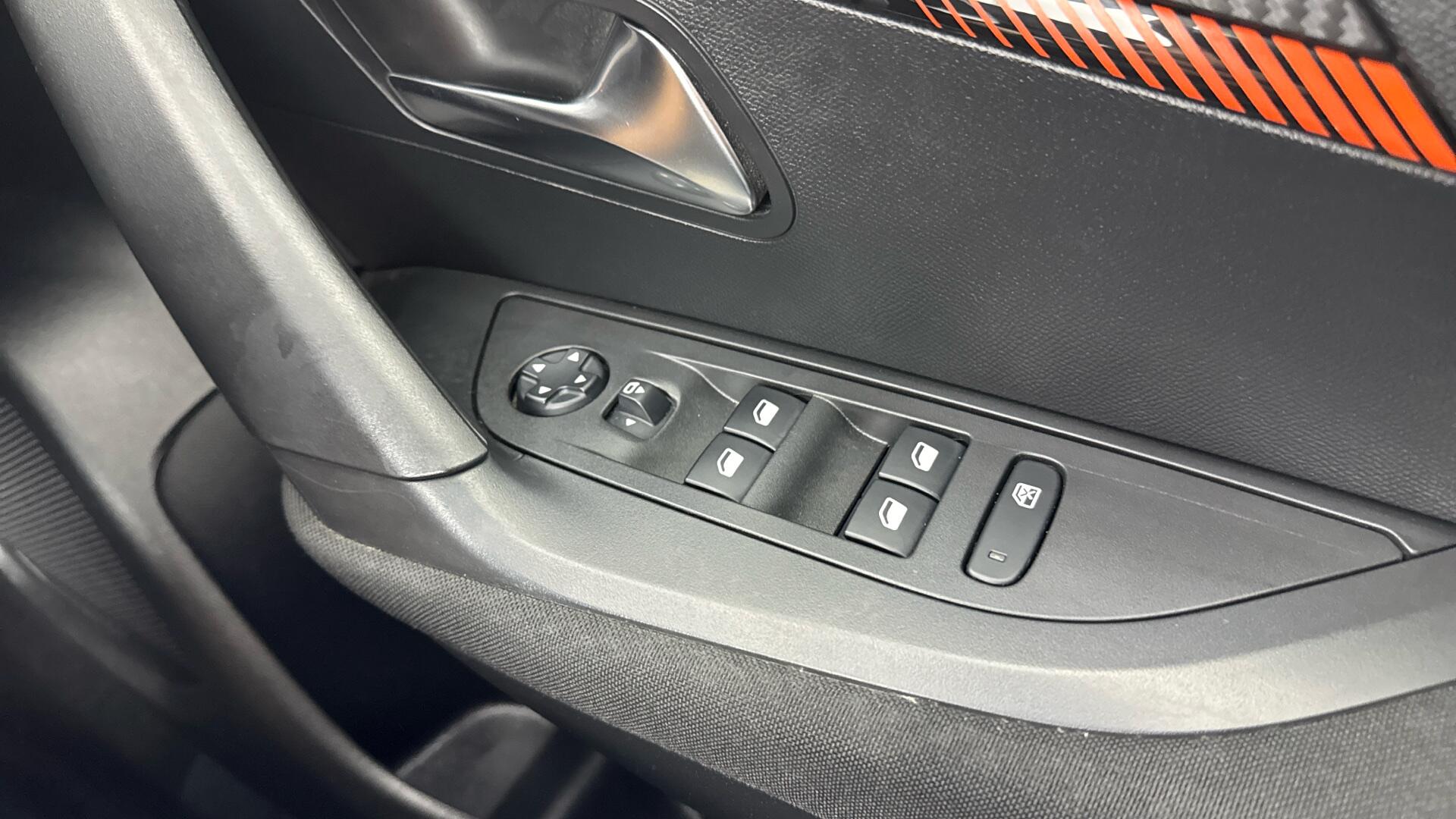 Peugeot 2008 view 24