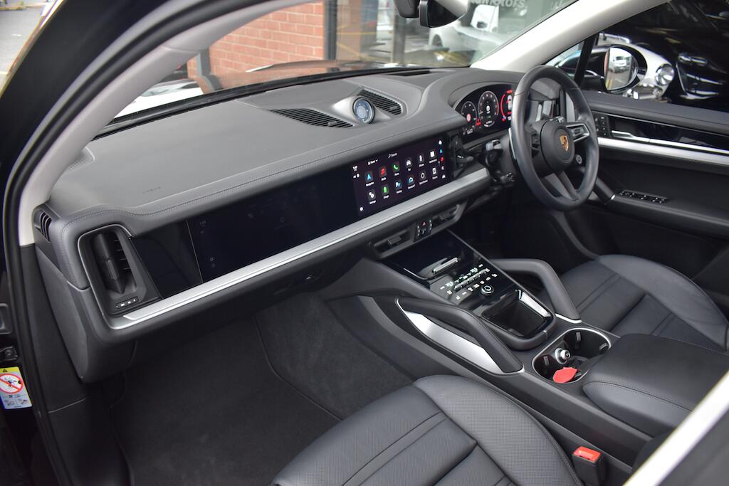 Porsche Cayenne view 47