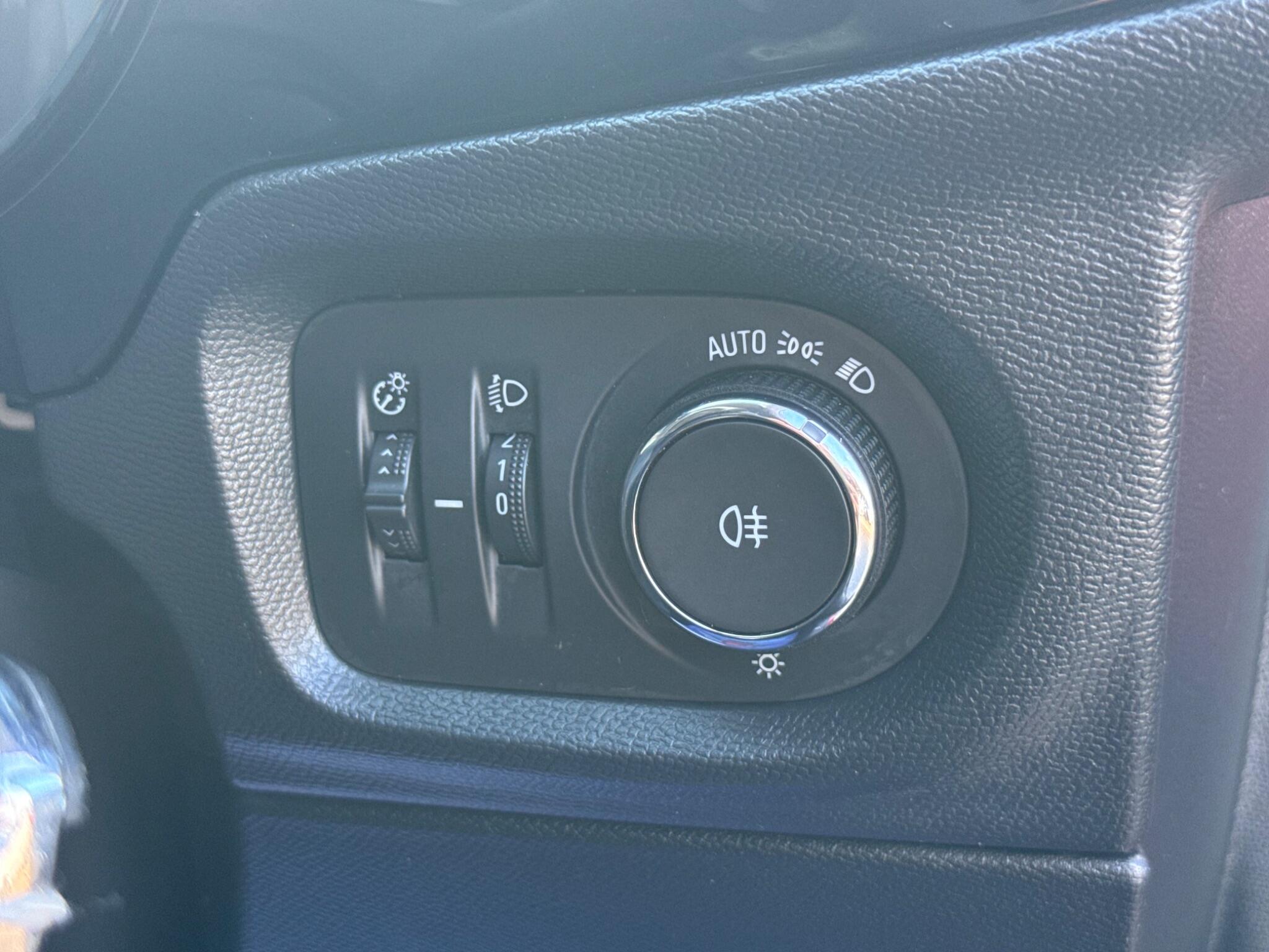 Vauxhall Corsa view 33