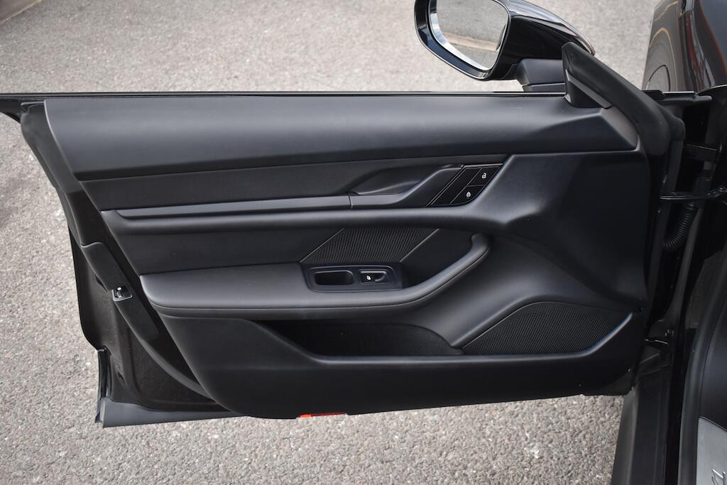 Porsche Taycan view 41