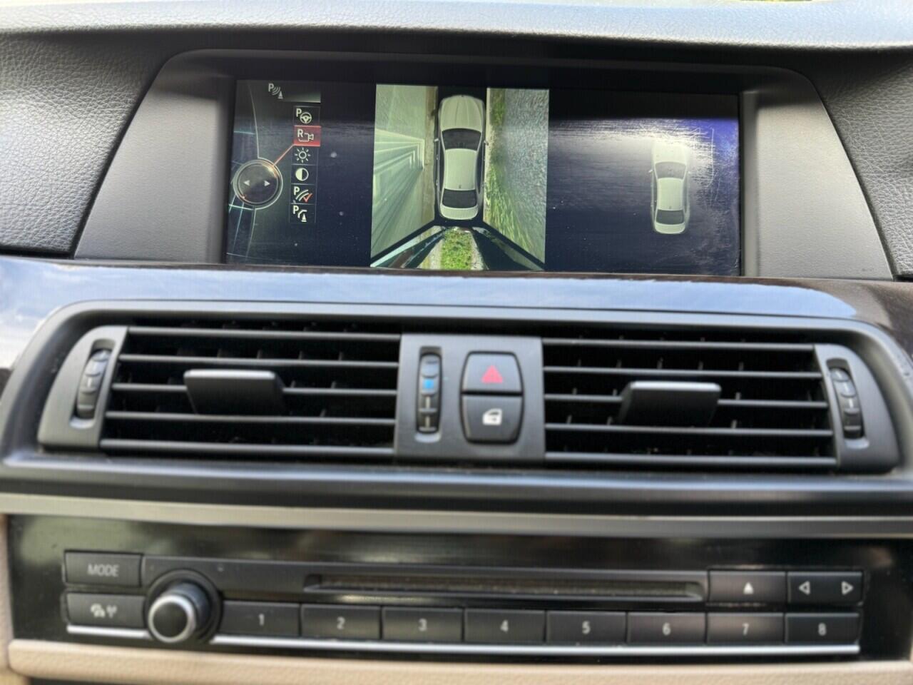 BMW 5 Series view 14