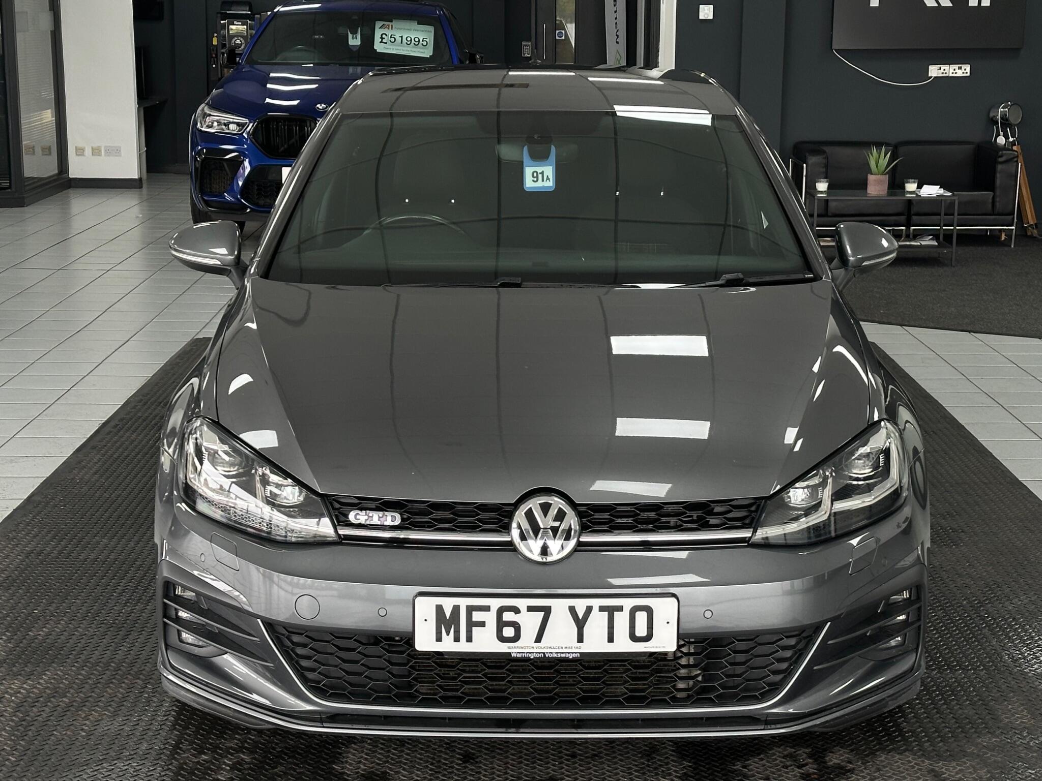 Volkswagen Golf view 5