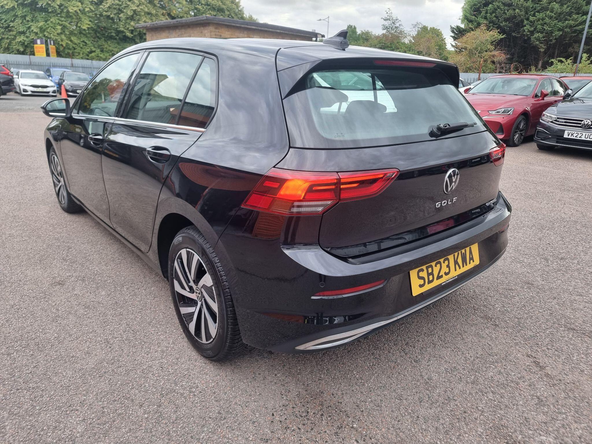 Volkswagen Golf view 5