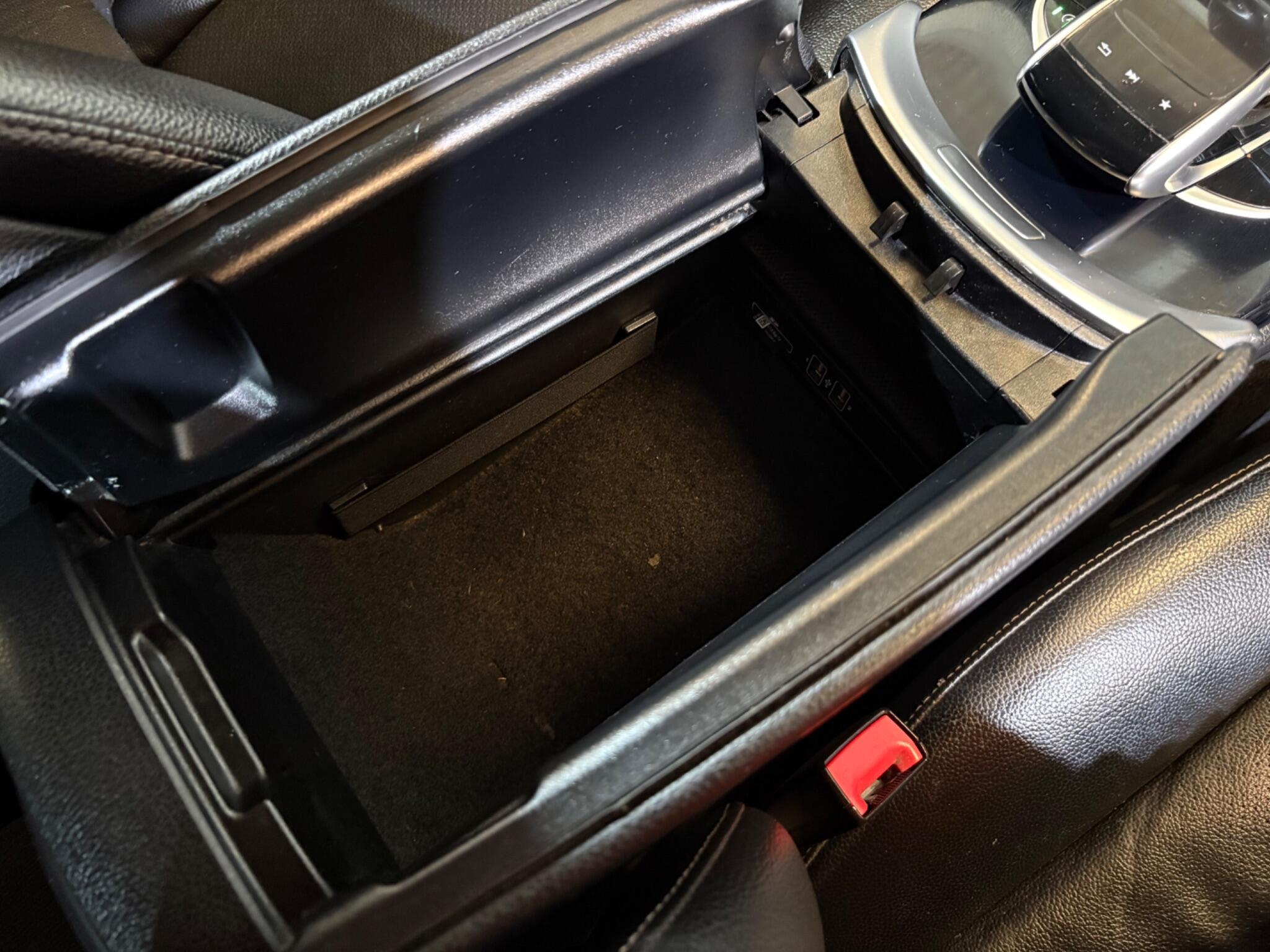 Mercedes-Benz C Class view 60