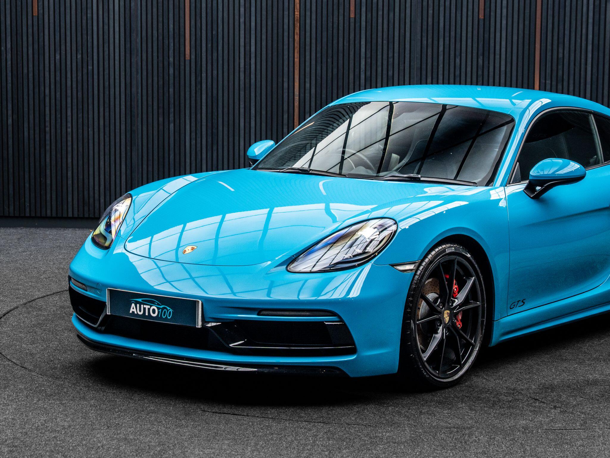 Porsche Cayman view 5