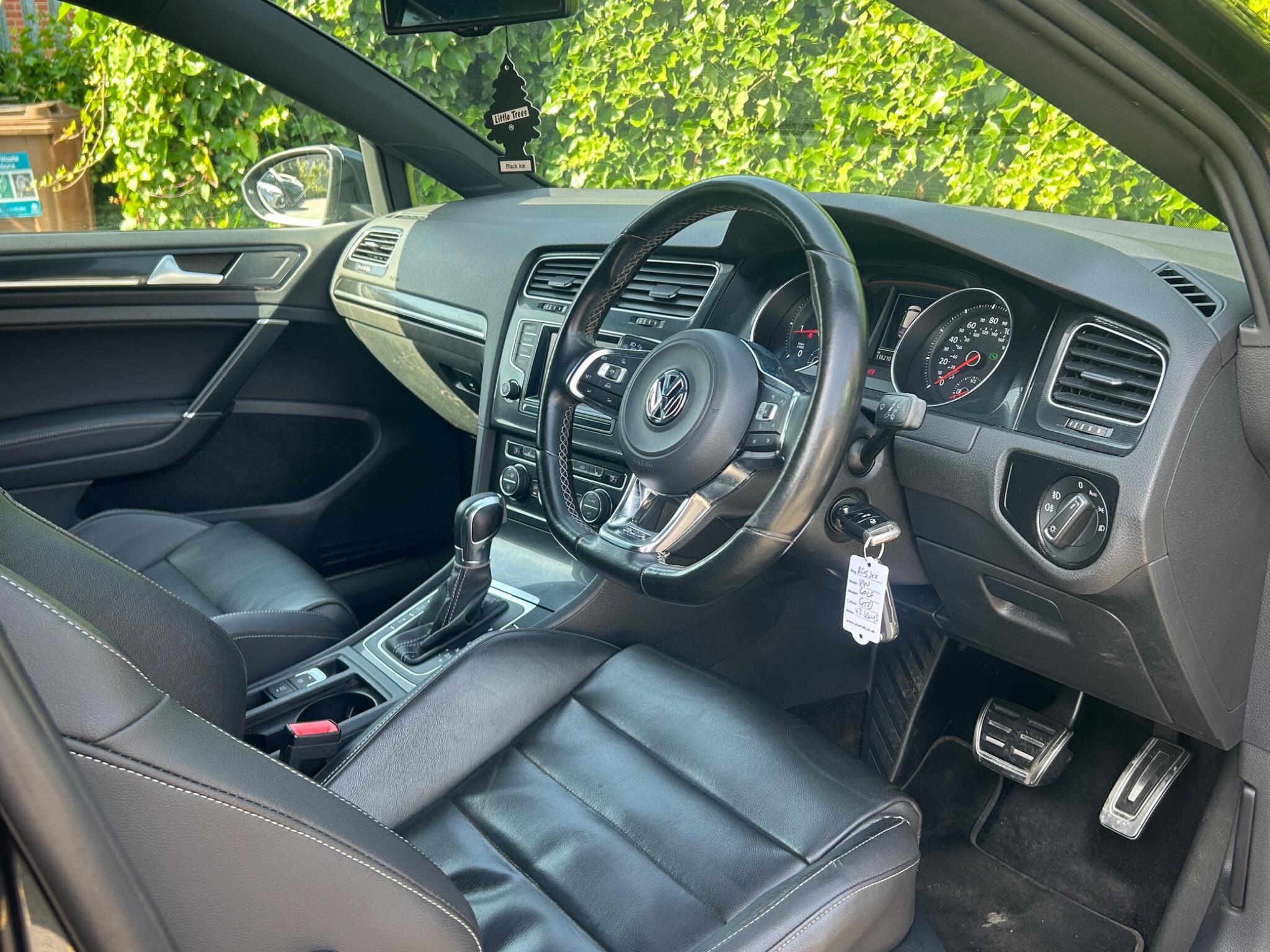 Volkswagen Golf view 12