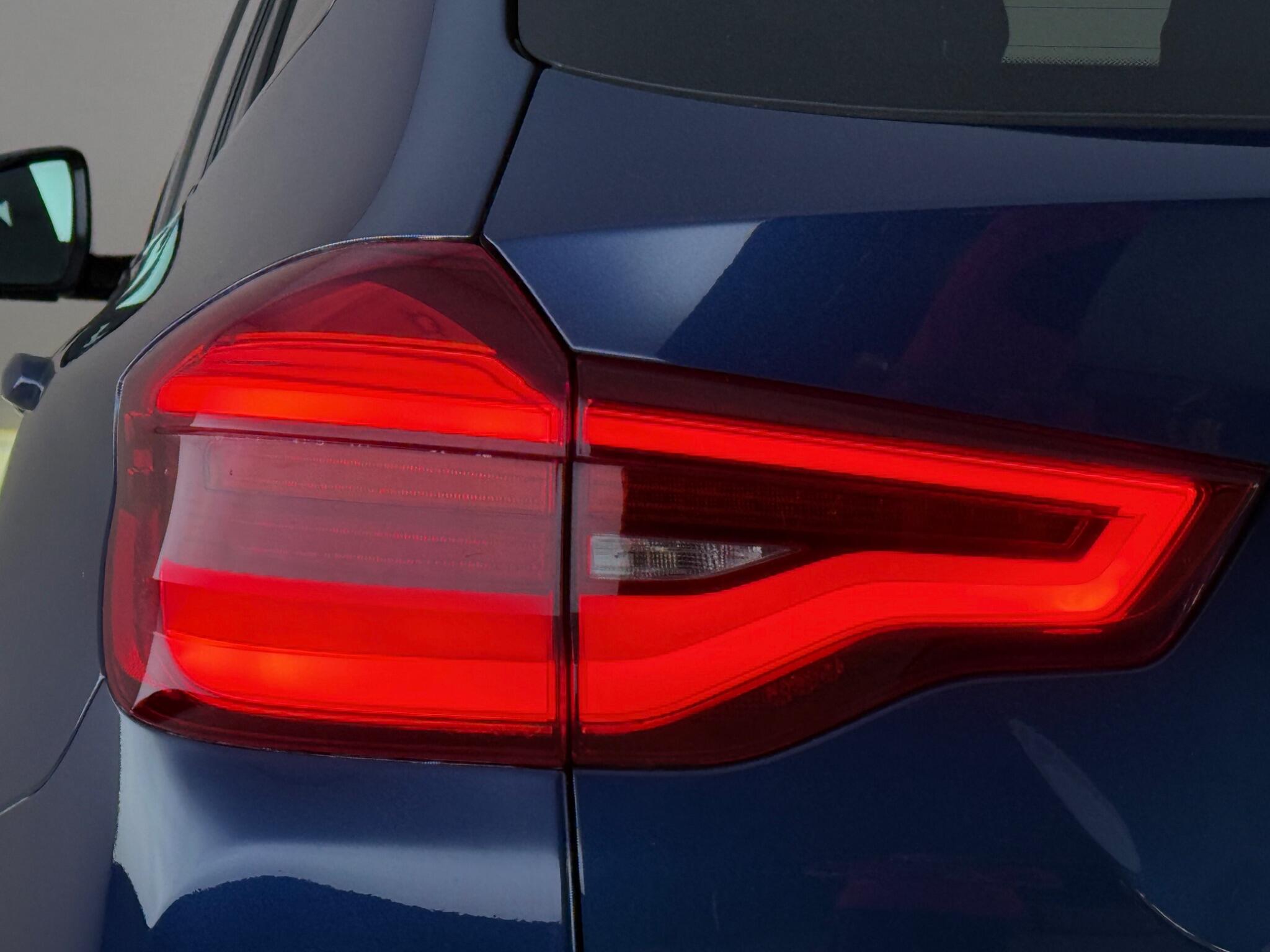 BMW X3 view 9