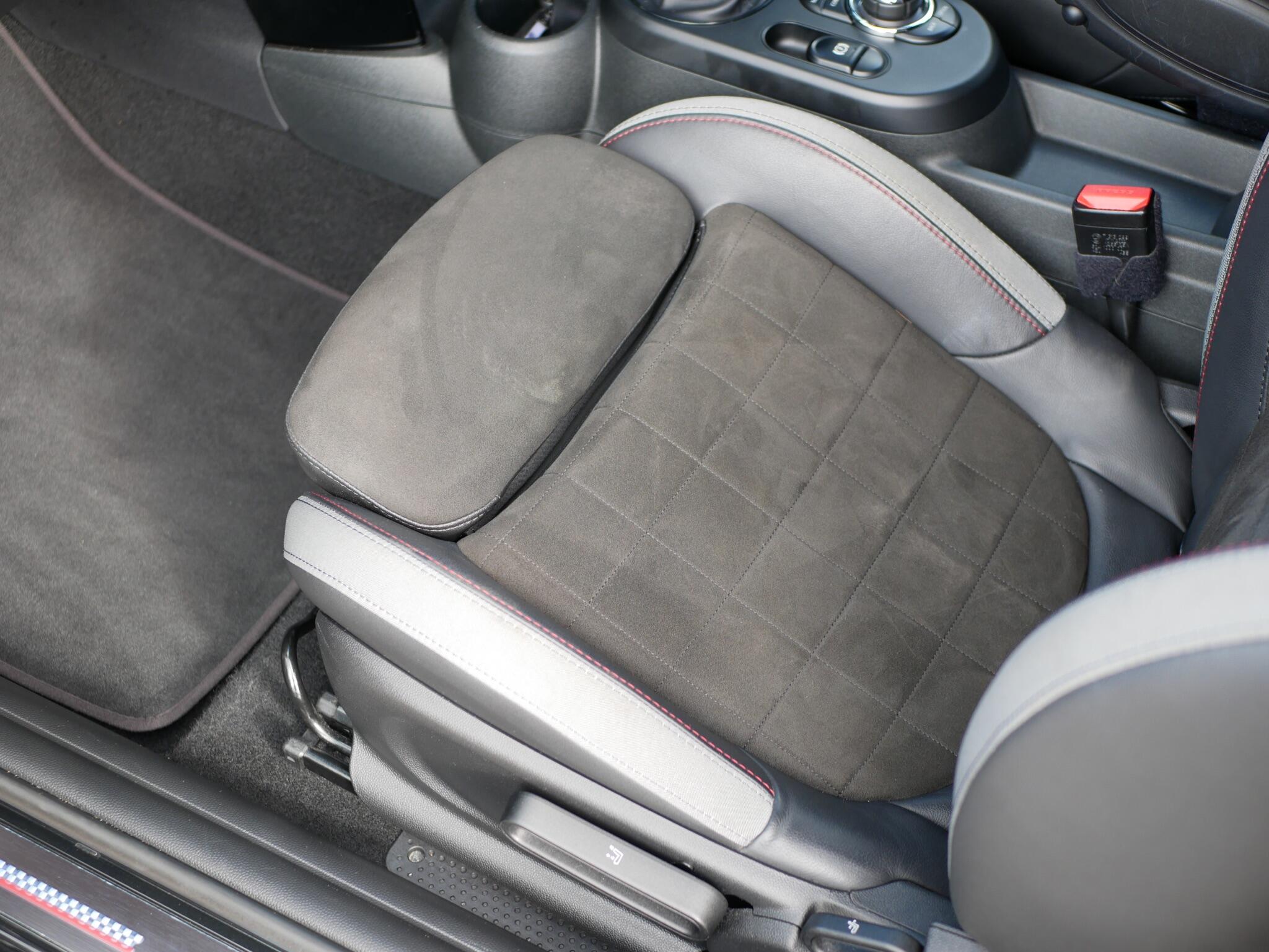 Mini Hatch view 22