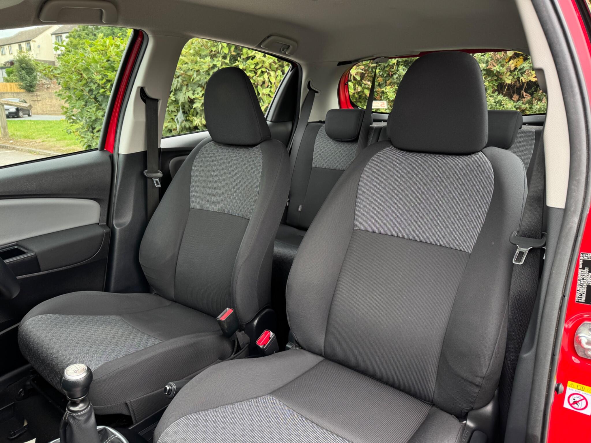 Toyota Yaris view 18