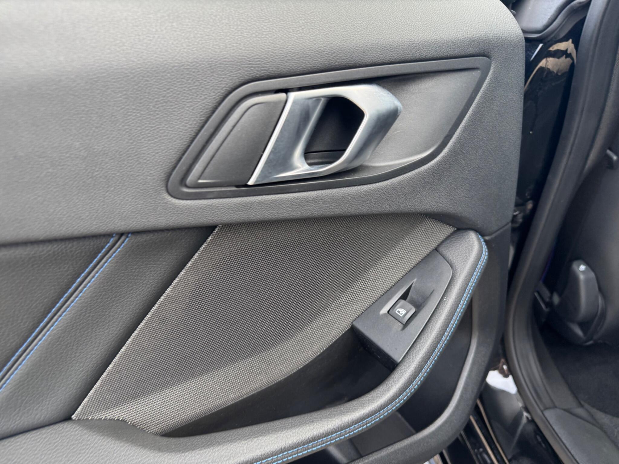 BMW 2 Series view 32