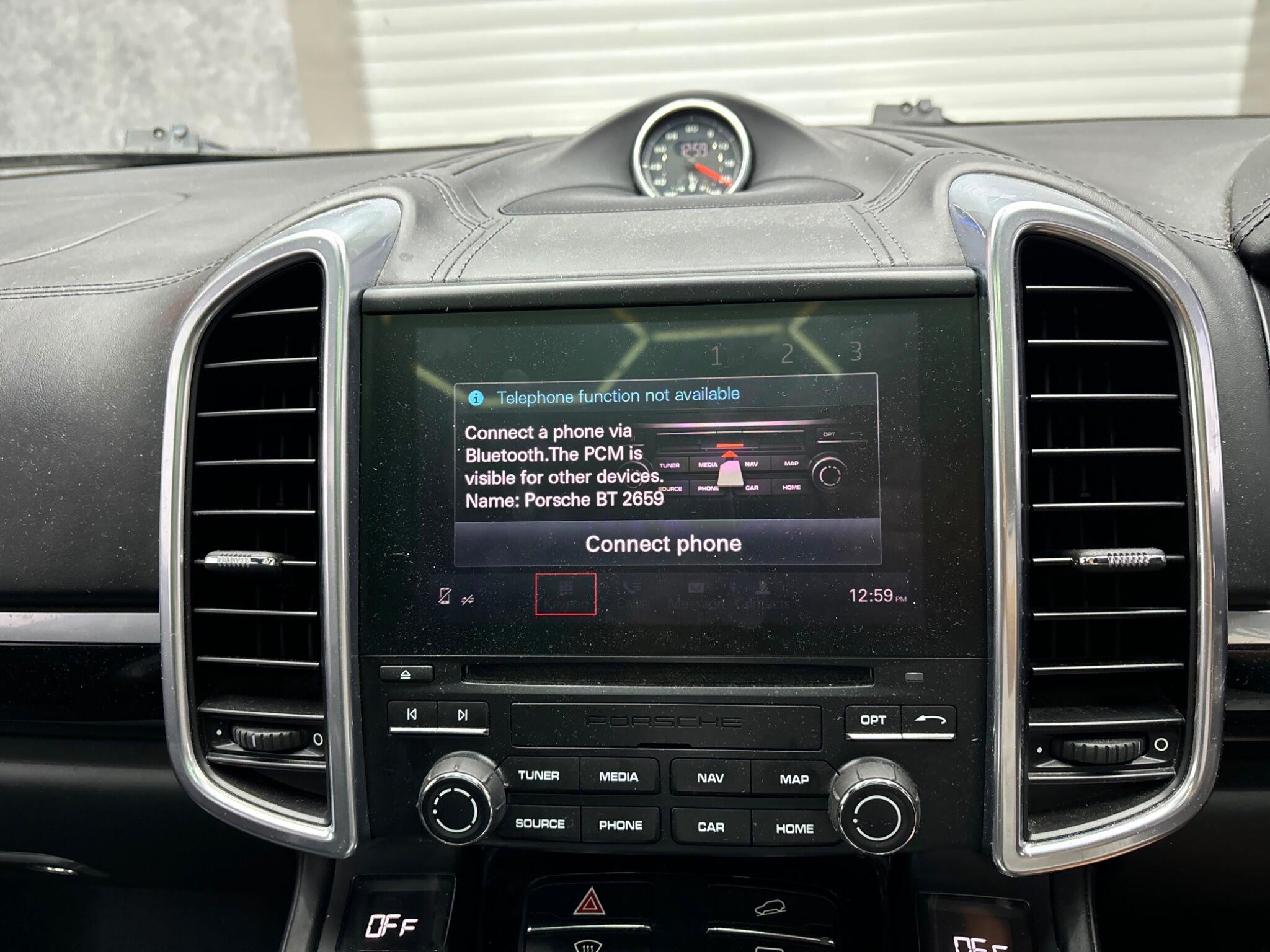 Porsche Cayenne view 56