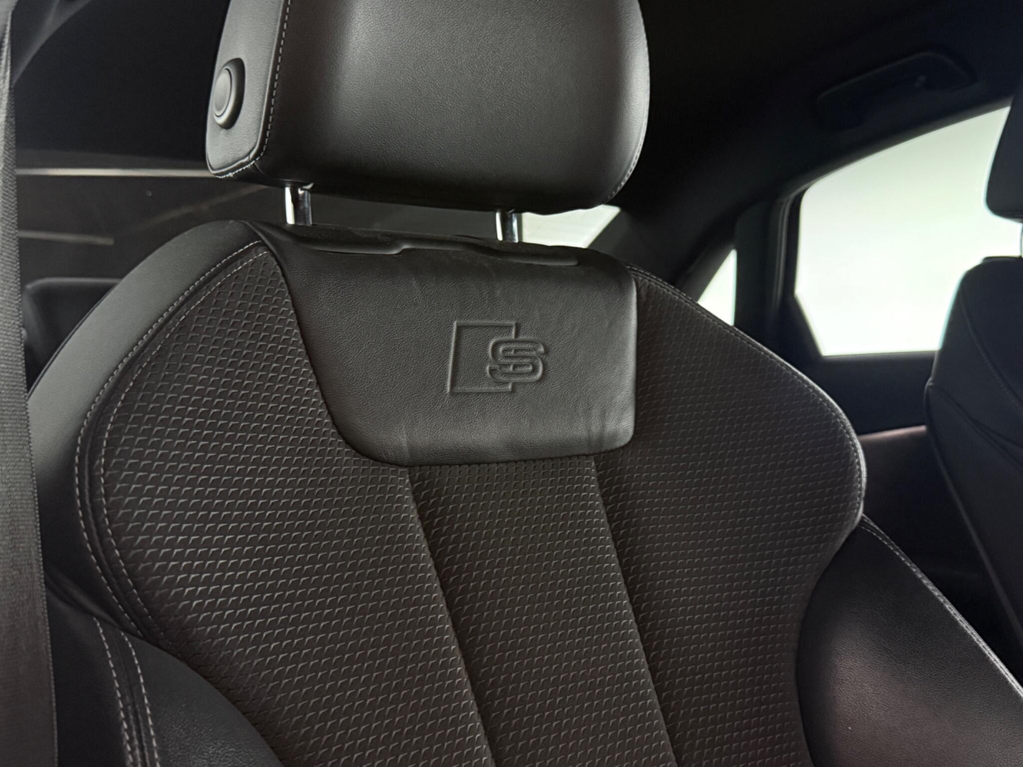 Audi A4 view 27
