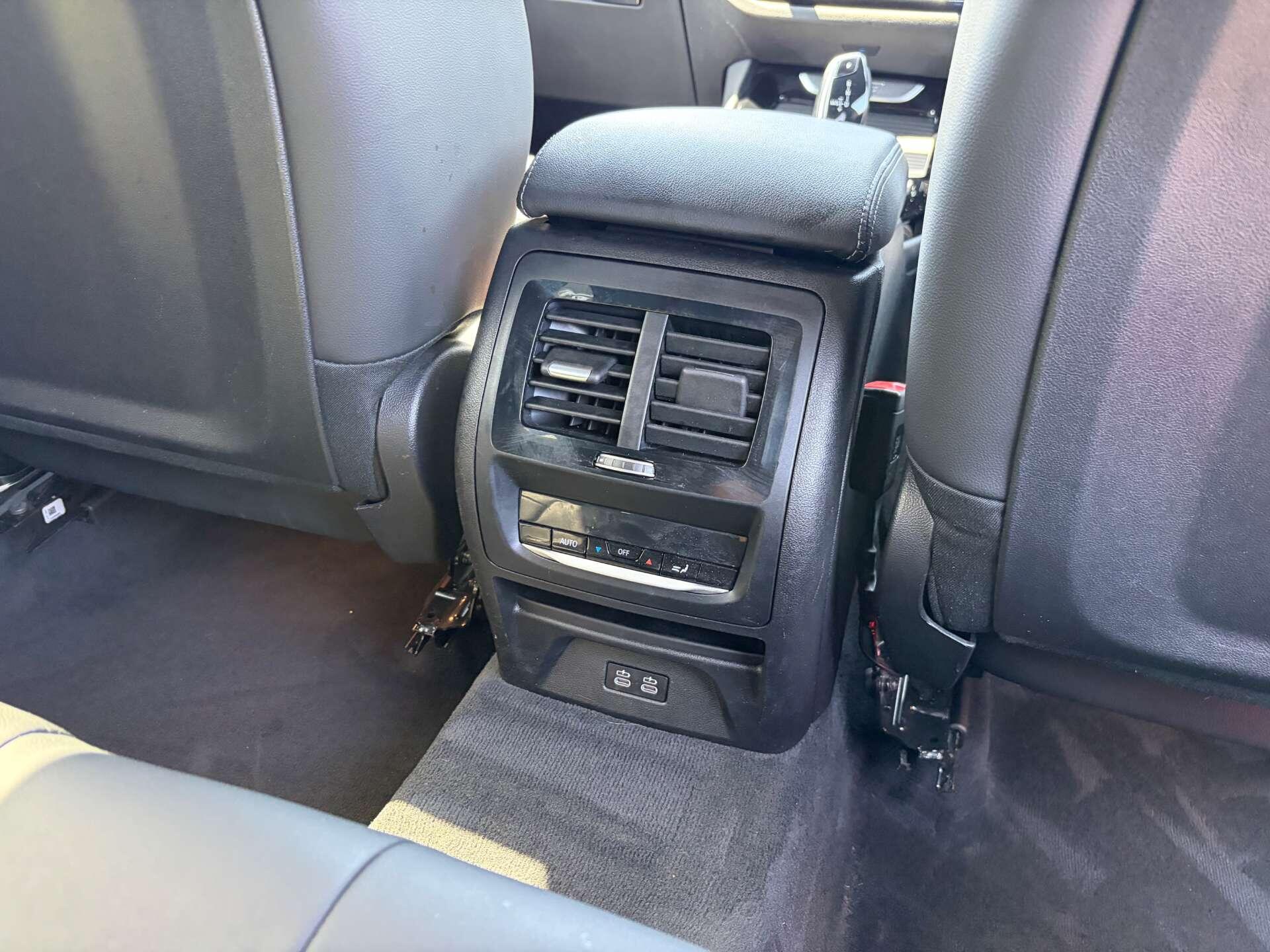 BMW X3 view 34