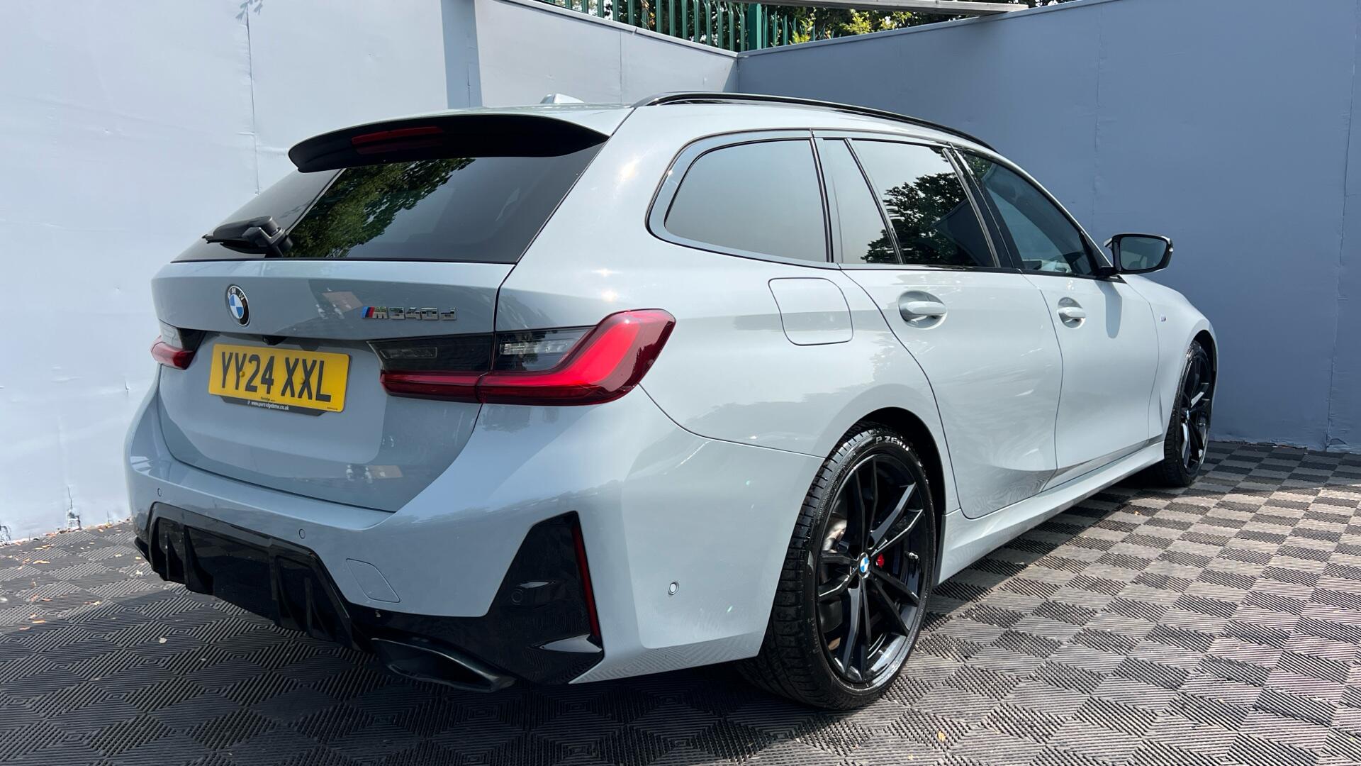 BMW 3 Series view 33