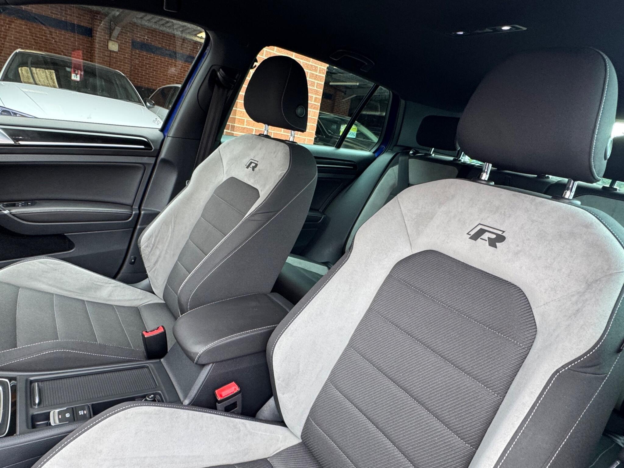 Volkswagen Golf view 8