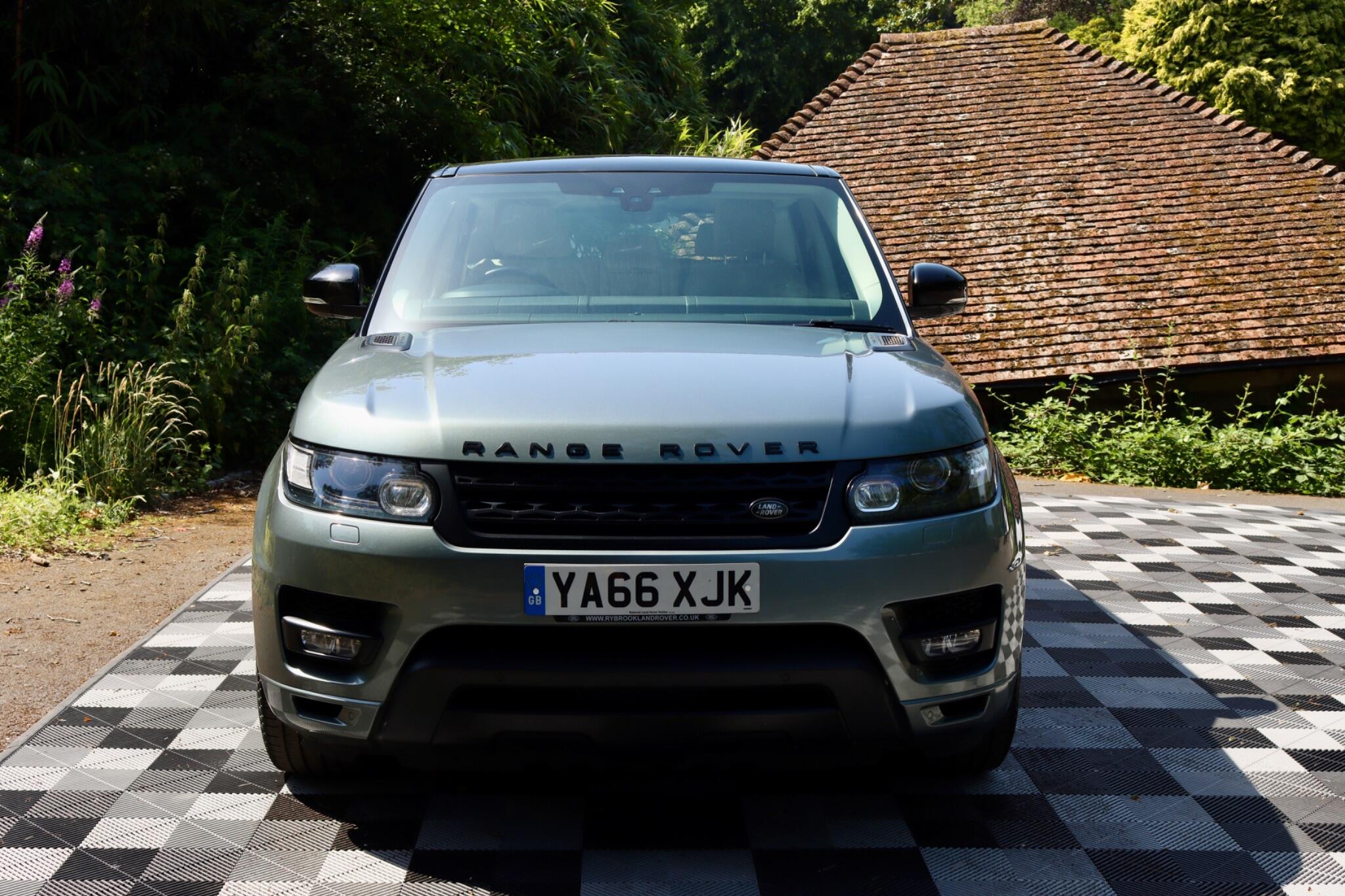 Land Rover Range Rover Sport view 11