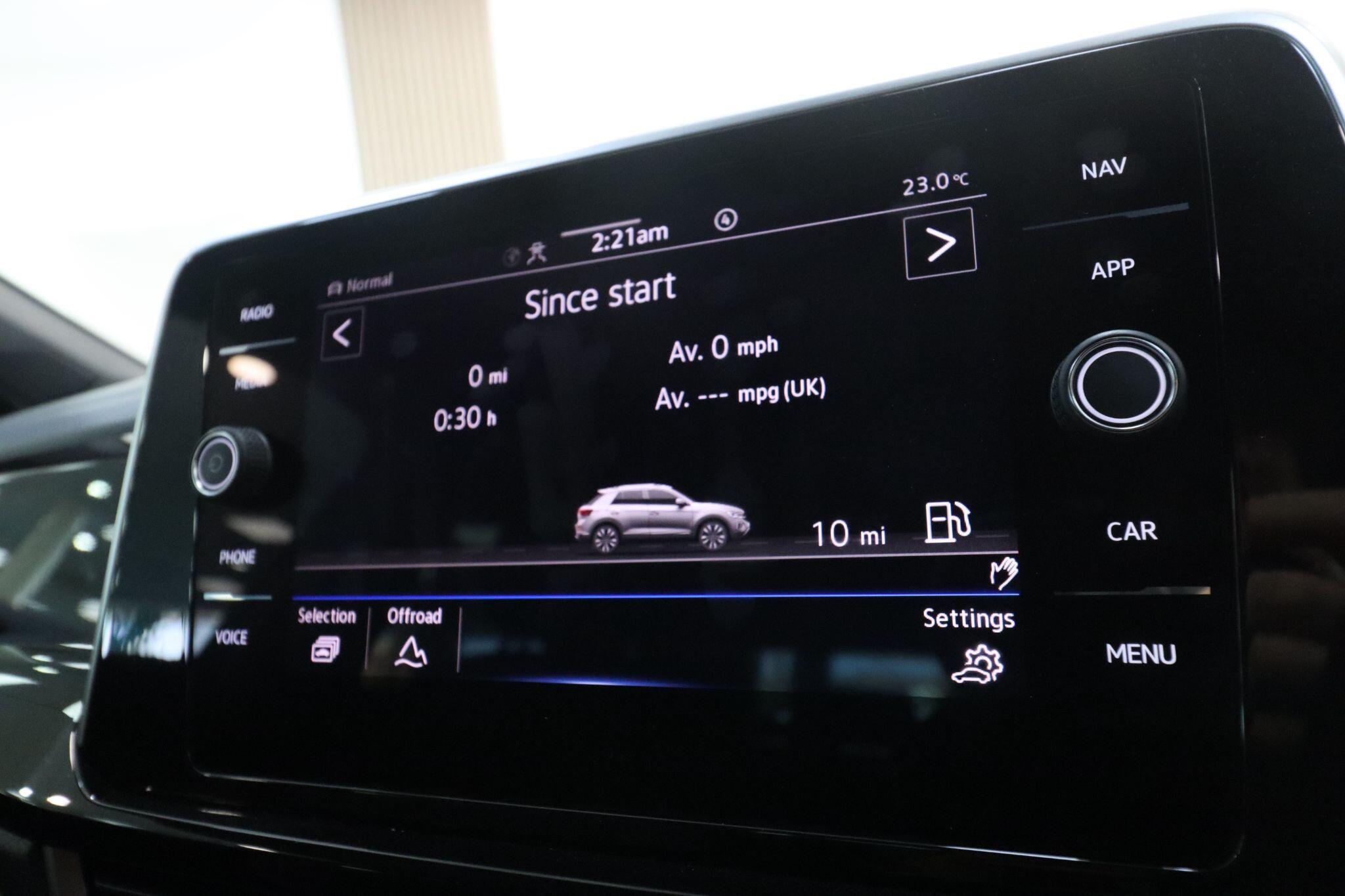 Volkswagen T-Roc view 29