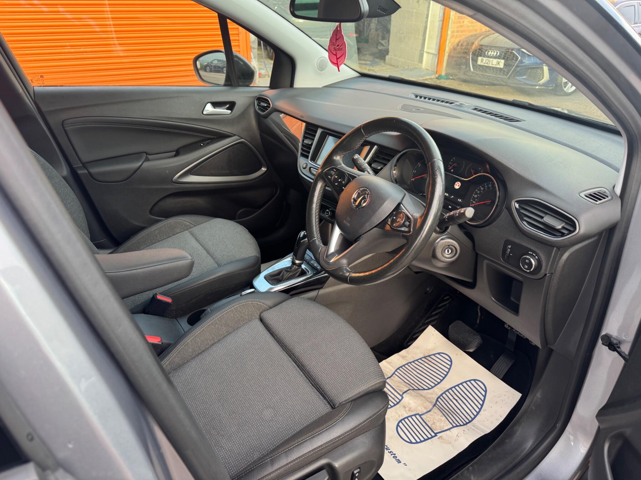 Vauxhall Crossland view 9